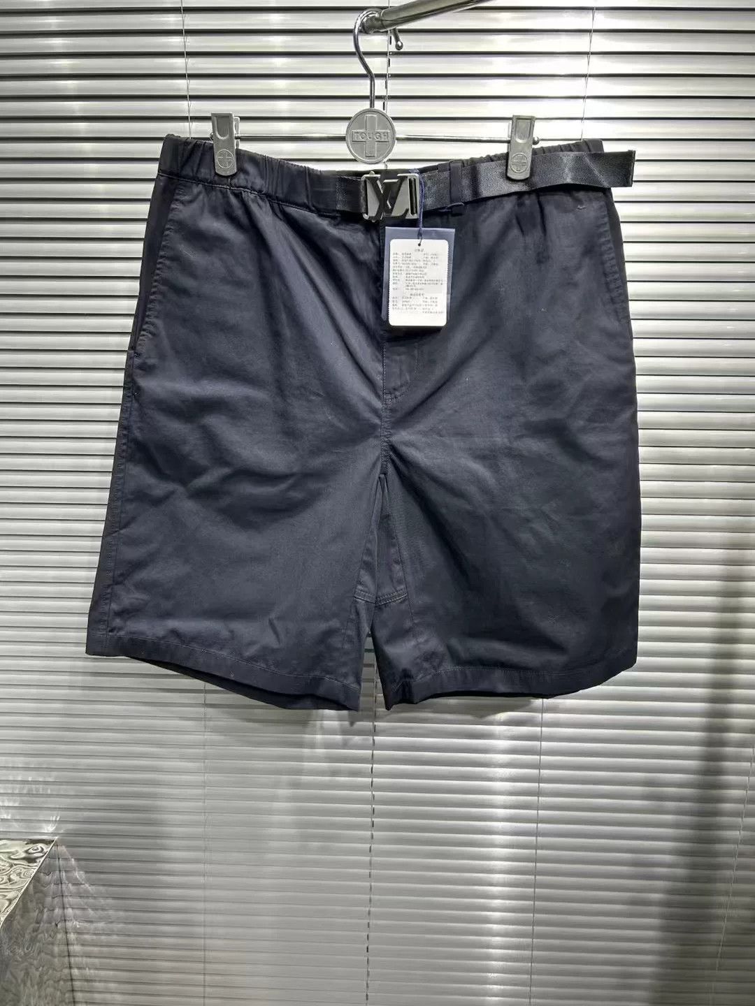 Louis Vuitton Louis Vuitton Logo Belt Shorts US 36 / EU 52 Size US 36 / EU 52 - 2 Thumbnail