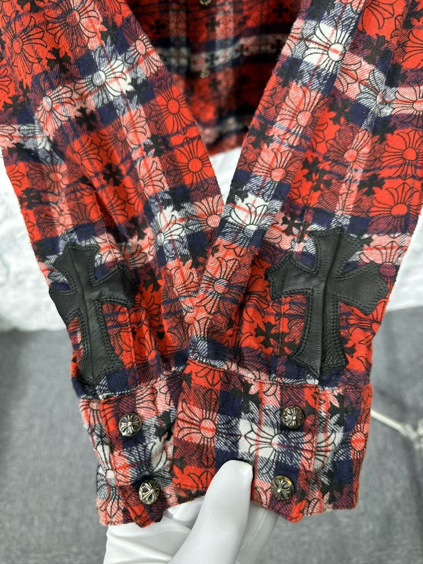 Chrome Hearts Chrome Hearts Red Plaid Leather Cross Shirt Size M Size US M / EU 48-50 / 2 - 4 Thumbnail