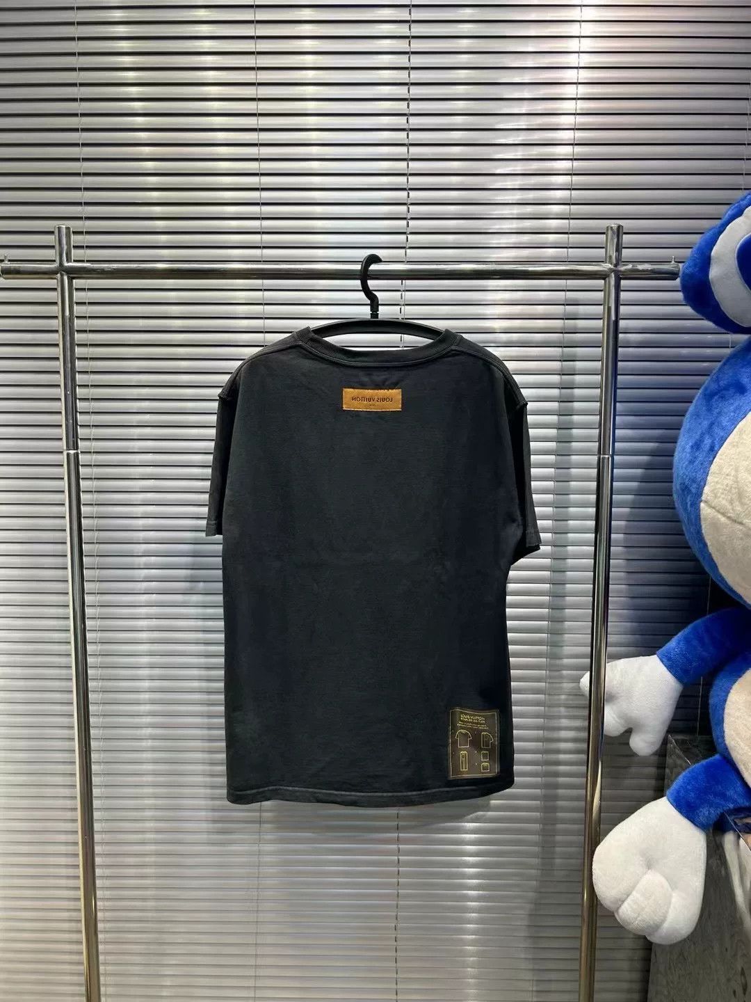 Louis Vuitton Louis Vuitton Insideout T-Shirt Size M Size US M / EU 48-50 / 2 - 3 Thumbnail