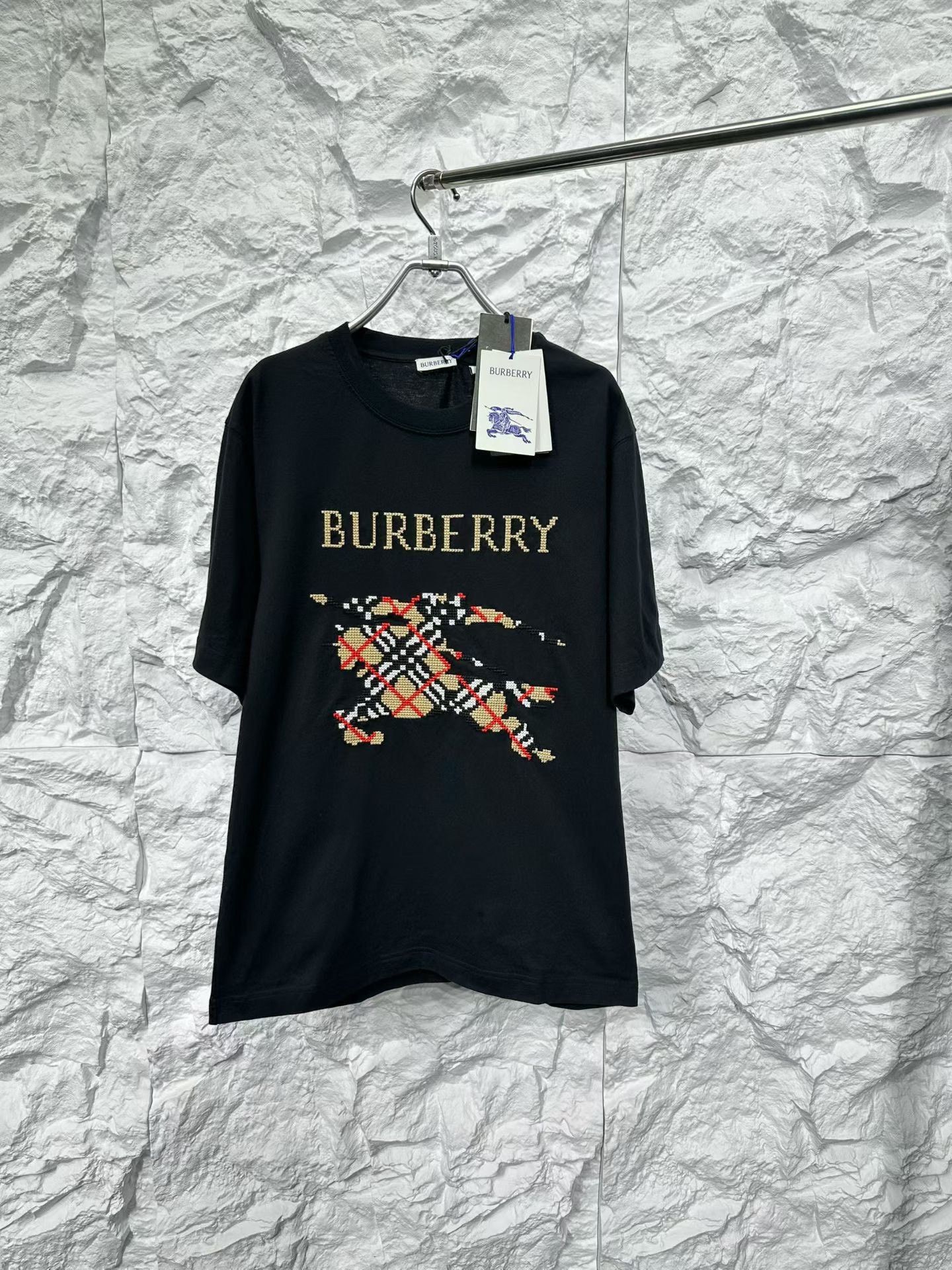 Burberry Burberry Equestrian Knight Logo T-Shirt Size S Size US S / EU 44-46 / 1 - 2 Thumbnail