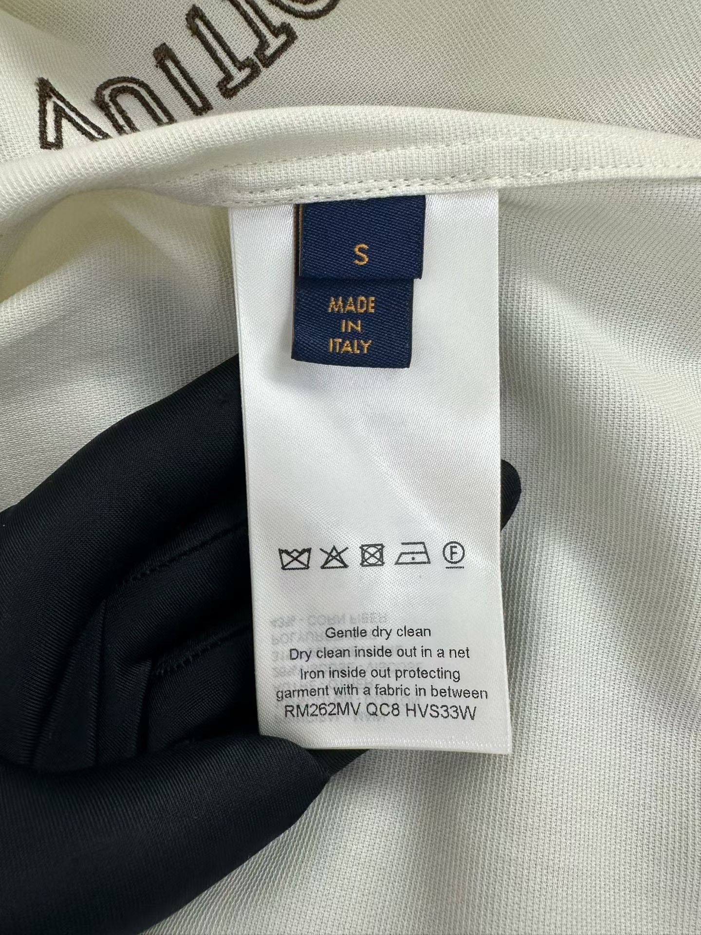 Louis Vuitton Louis Vuitton Logo Short Sleeve Shirt Size S Size US S / EU 44-46 / 1 - 6 Thumbnail