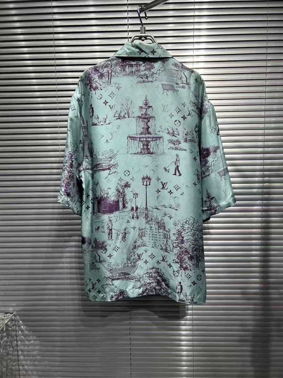 Louis Vuitton Louis Vuitton Monogram Silk Short Sleeve Shirt Size M Size US M / EU 48-50 / 2 - 3 Thumbnail