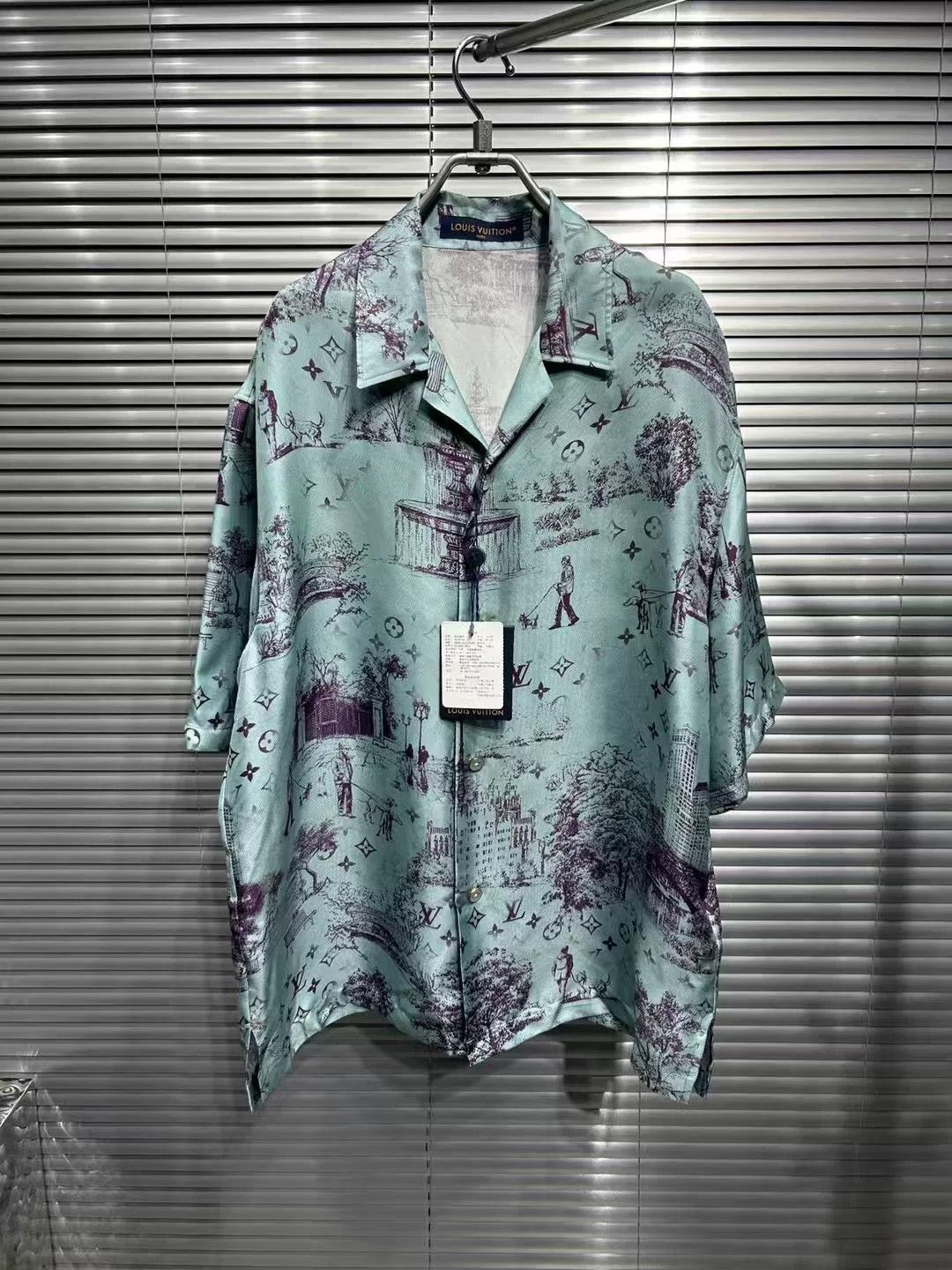 Louis Vuitton Louis Vuitton Monogram Silk Short Sleeve Shirt Size M Size US M / EU 48-50 / 2 - 2 Thumbnail