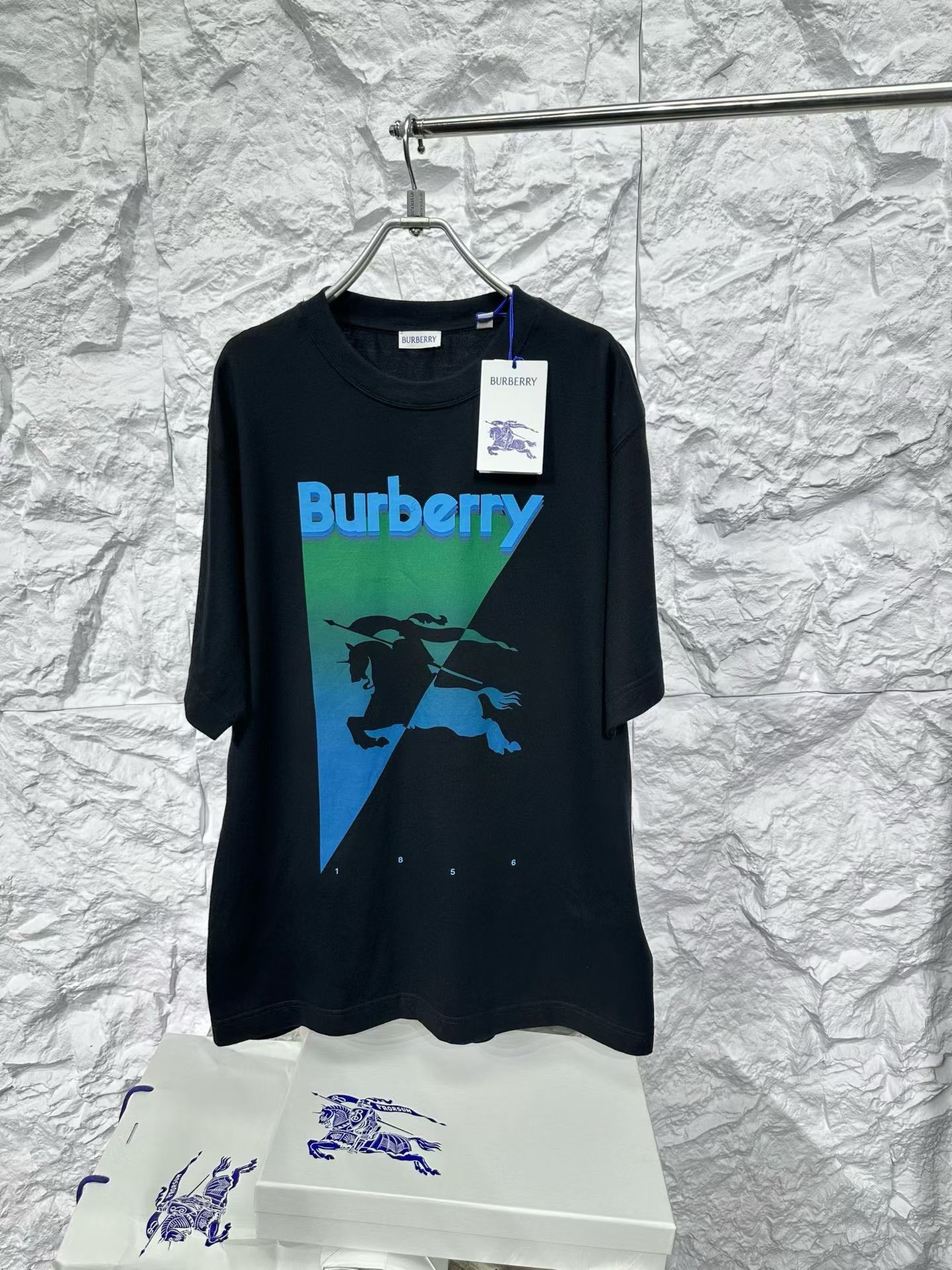 Burberry Burberry Graphic Logo Short Sleeve T-Shirt Size L Size US L / EU 52-54 / 3 - 2 Thumbnail