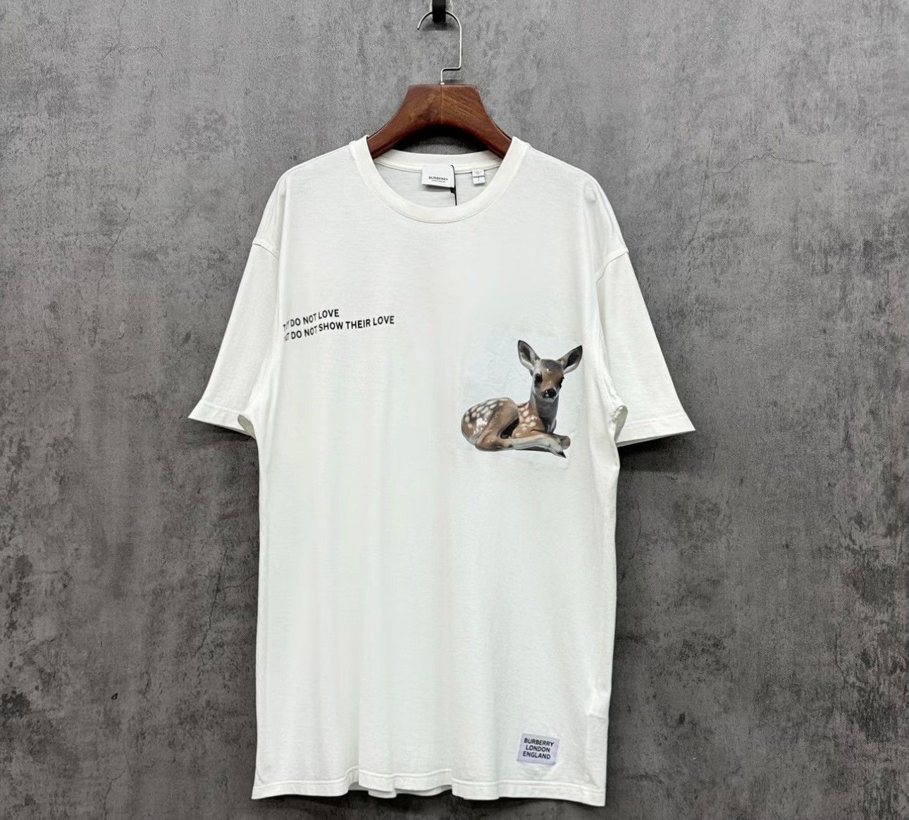 Burberry Burberry Fawn Print Logo T-Shirt Size S Size US S / EU 44-46 / 1 - 2 Thumbnail