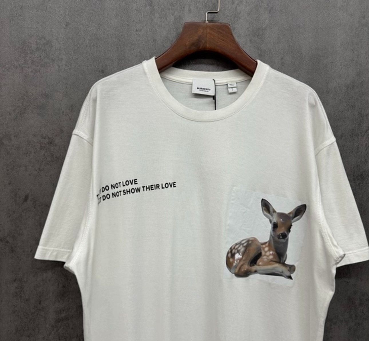 Burberry Burberry Fawn Print Logo T-Shirt Size S Size US S / EU 44-46 / 1 - 3 Thumbnail