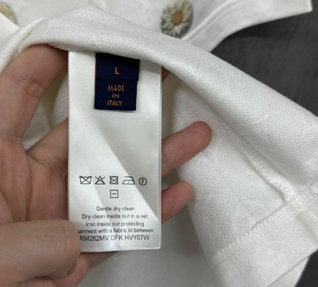 Louis Vuitton Louis Vuitton Monogram Flower T-Shirt Size L Size US L / EU 52-54 / 3 - 5 Thumbnail