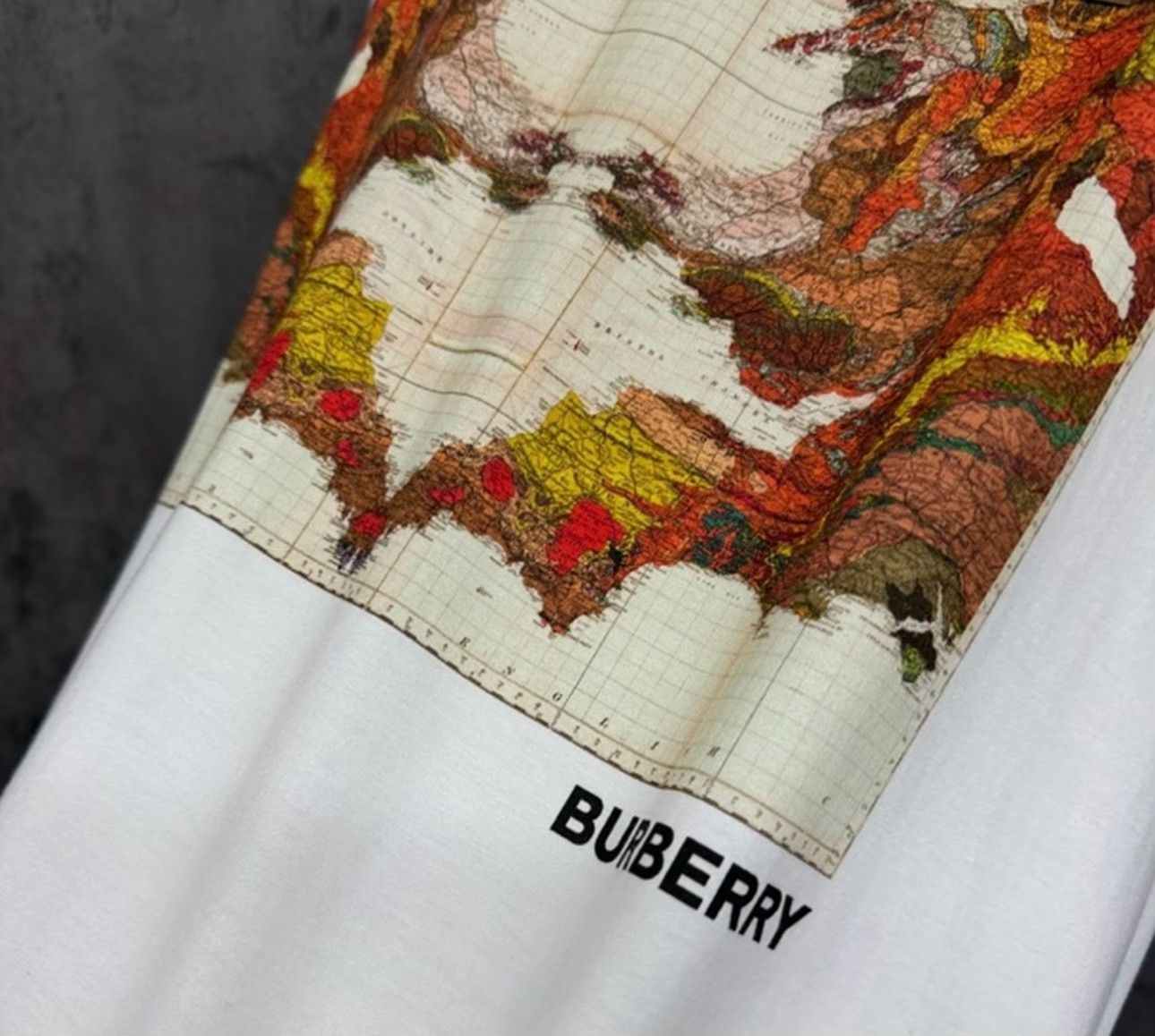 Burberry Burberry Map Print T-Shirt Size M Size US M / EU 48-50 / 2 - 4 Thumbnail