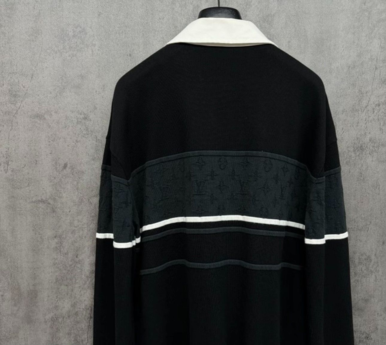Louis Vuitton Louis Vuitton Monogram Long Sleeve Polo Size L Size US L / EU 52-54 / 3 - 4 Thumbnail