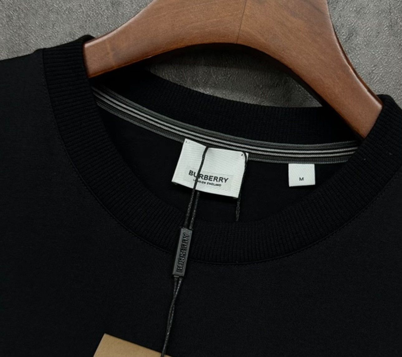 Burberry Burberry Gradient Logo T-Shirt Size M Size US M / EU 48-50 / 2 - 4 Thumbnail