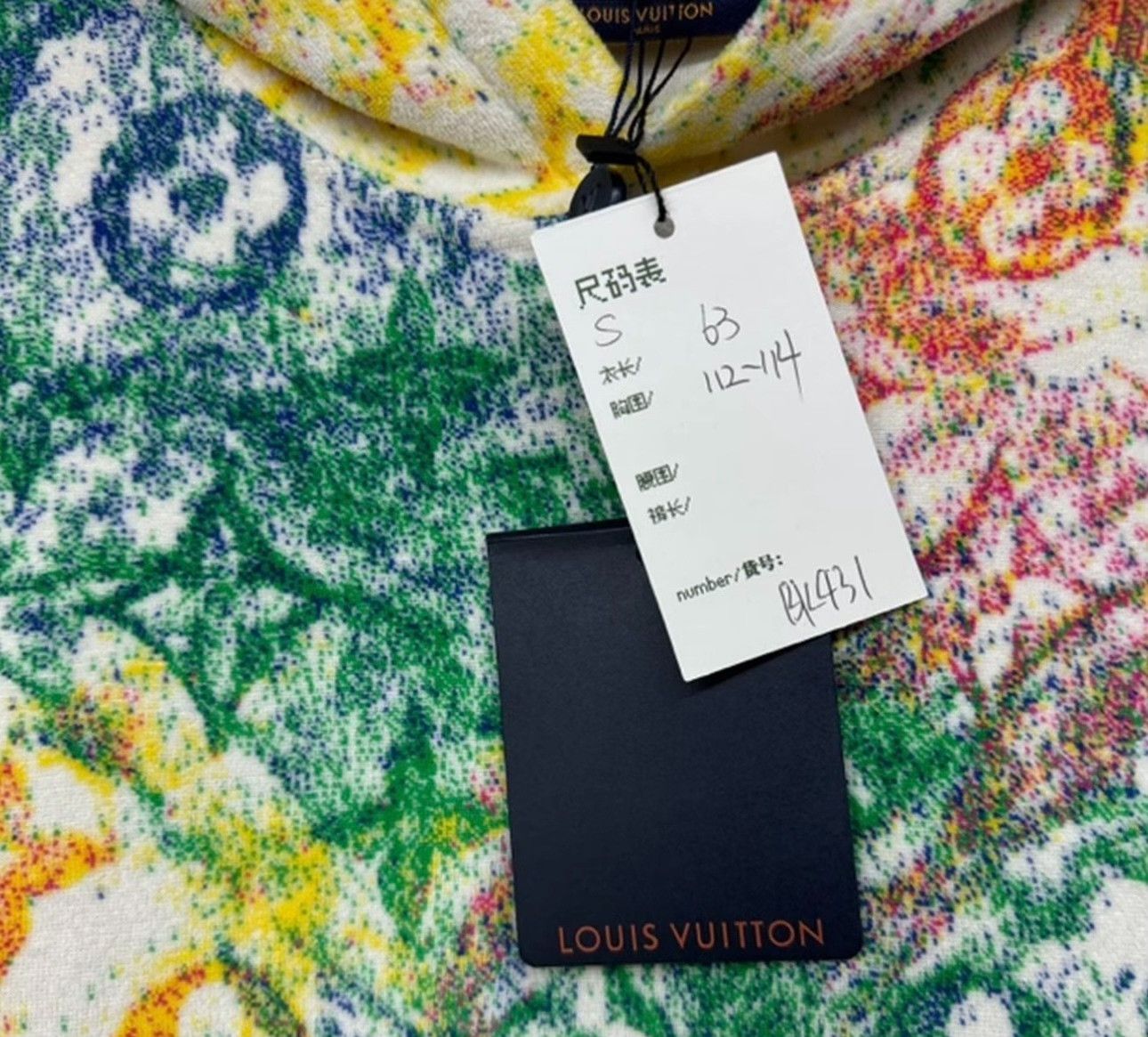 Louis Vuitton Louis Vuitton Crayon Monogram Hoodie Size S Size US S / EU 44-46 / 1 - 6 Thumbnail
