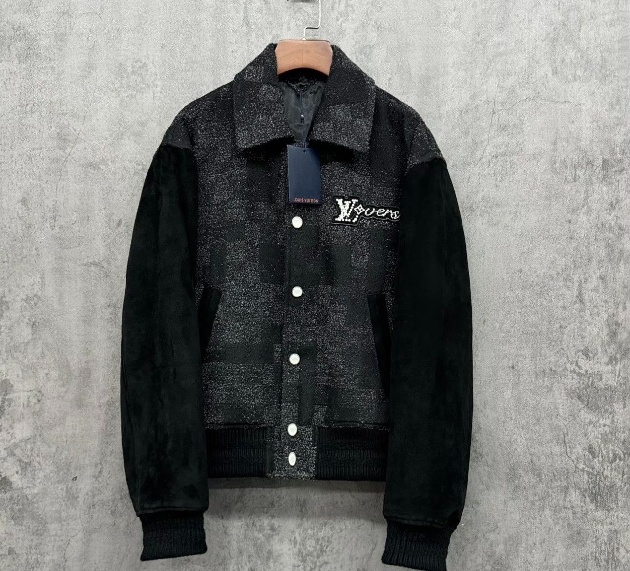 Louis Vuitton Louis Vuitton Pearl Logo Bomber Jacket Size S Size US S / EU 44-46 / 1 - 2 Thumbnail