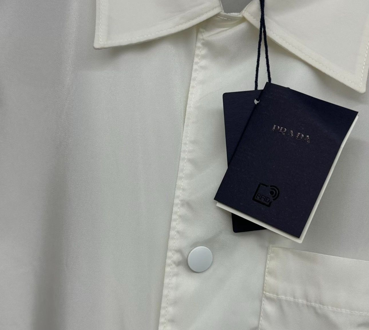 Prada Prada Re-Nylon Triangle Logo Shirt Size M Size US M / EU 48-50 / 2 - 4 Thumbnail