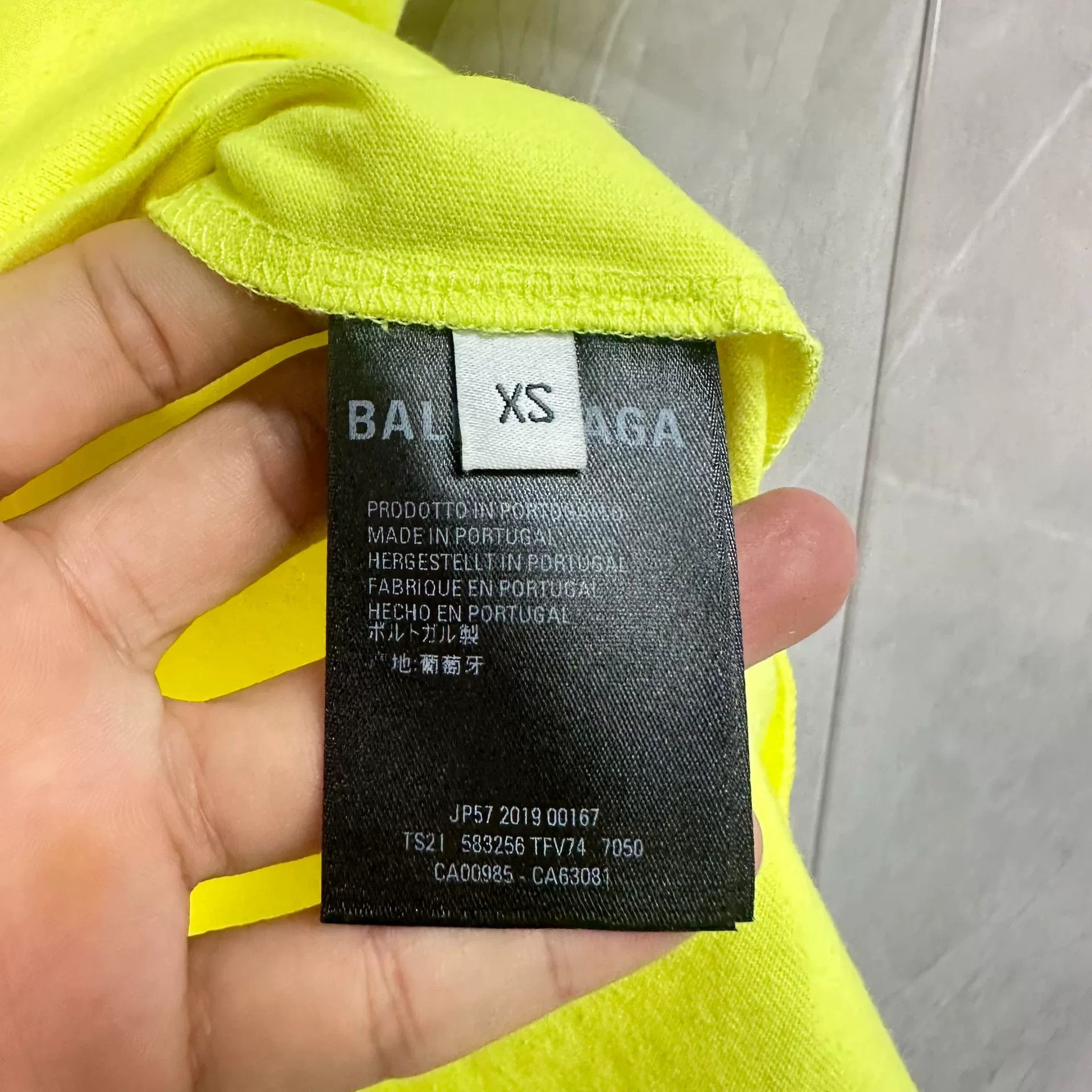 Balenciaga Balenciaga Neon Logo T-Shirt Size XS Size US XS / EU 42 / 0 - 4 Thumbnail