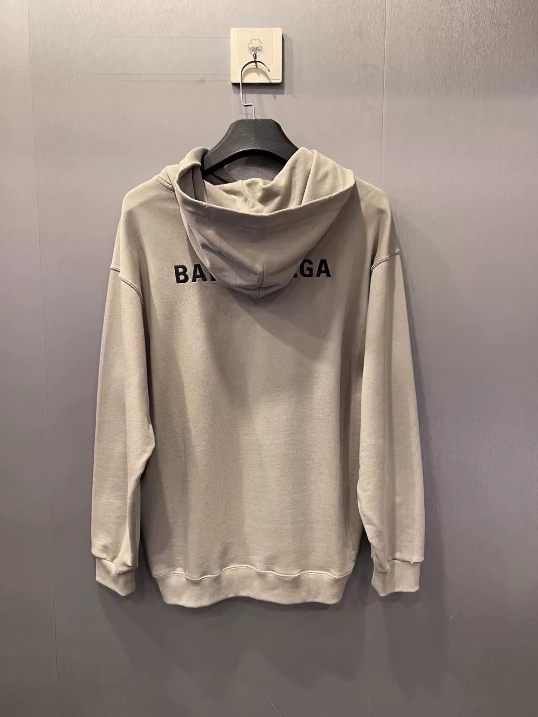Balenciaga Balenciaga Distressed Logo Hoodie Size S Size US S / EU 44-46 / 1 - 3 Thumbnail