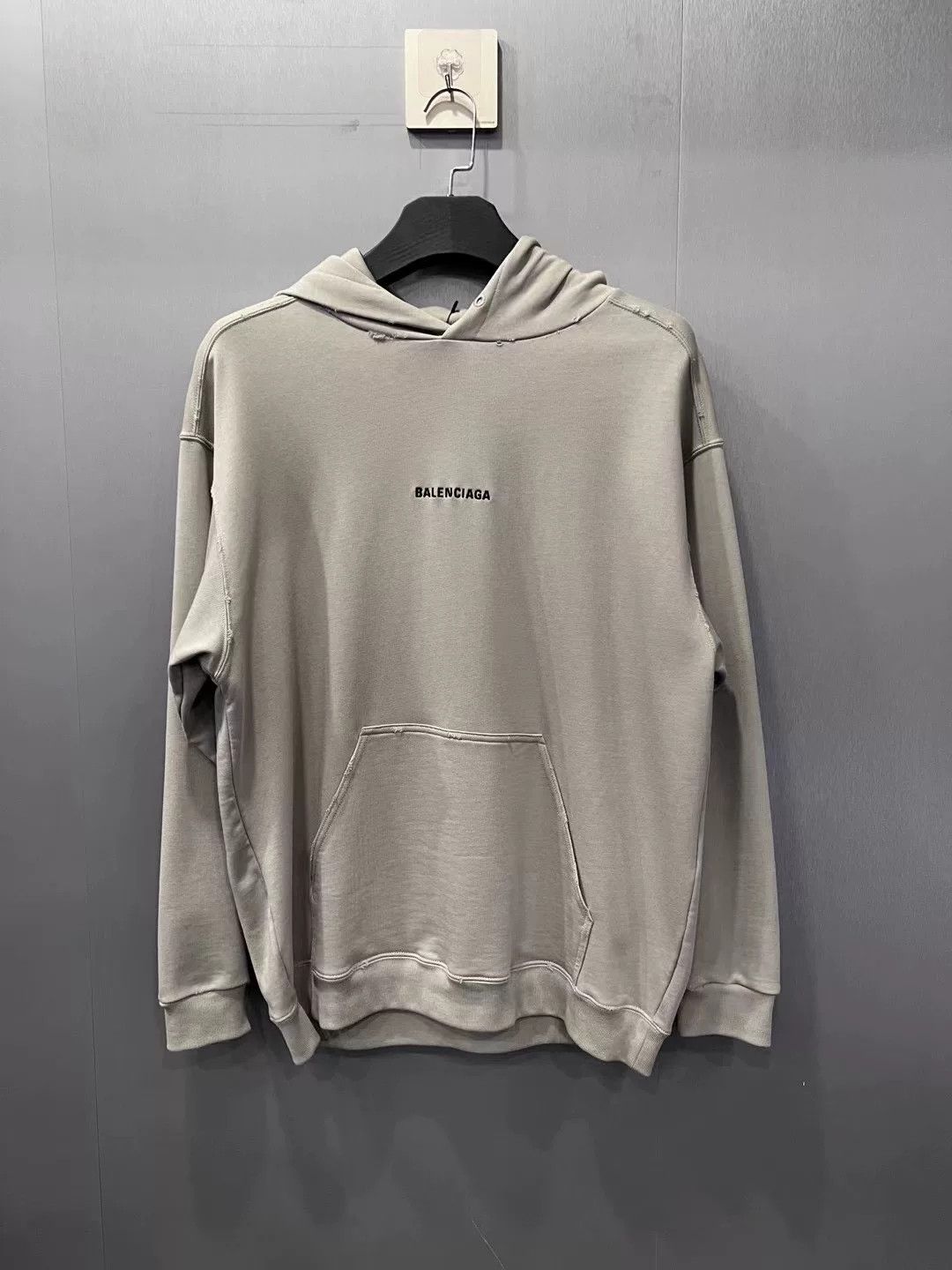 Balenciaga Balenciaga Distressed Logo Hoodie Size S Size US S / EU 44-46 / 1 - 2 Thumbnail