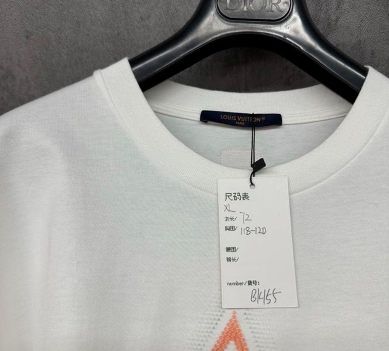 Louis Vuitton Louis Vuitton Monogram Graphic T-Shirt Size XL Size US XL / EU 56 / 4 - 6 Thumbnail