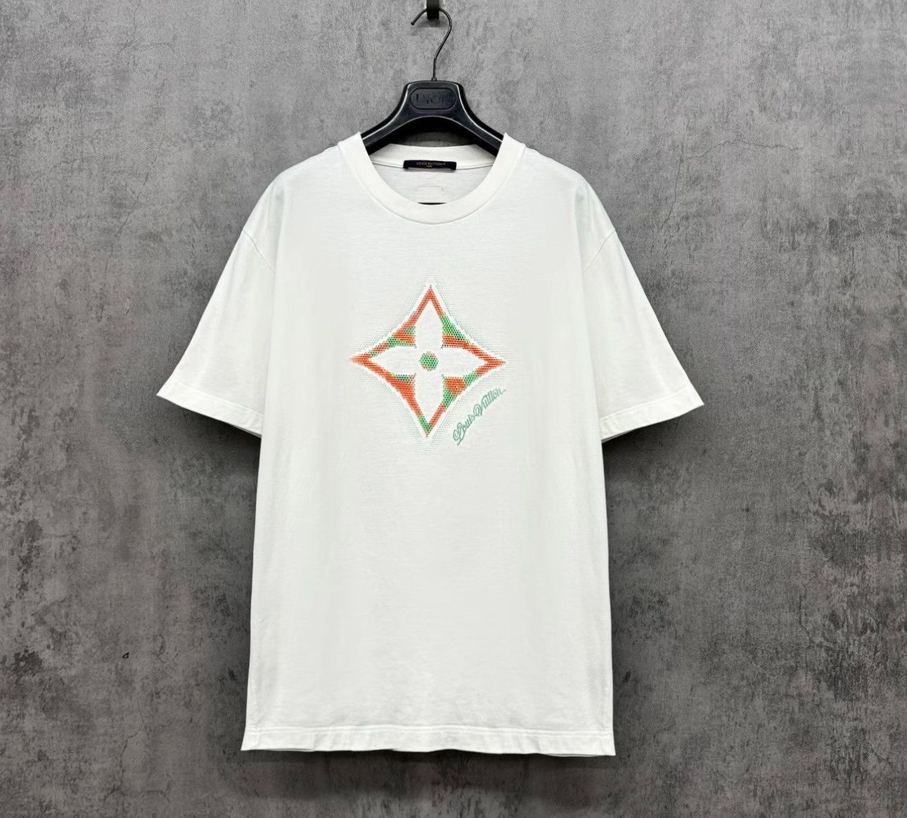 Louis Vuitton Louis Vuitton Monogram Graphic T-Shirt Size XL Size US XL / EU 56 / 4 - 2 Thumbnail