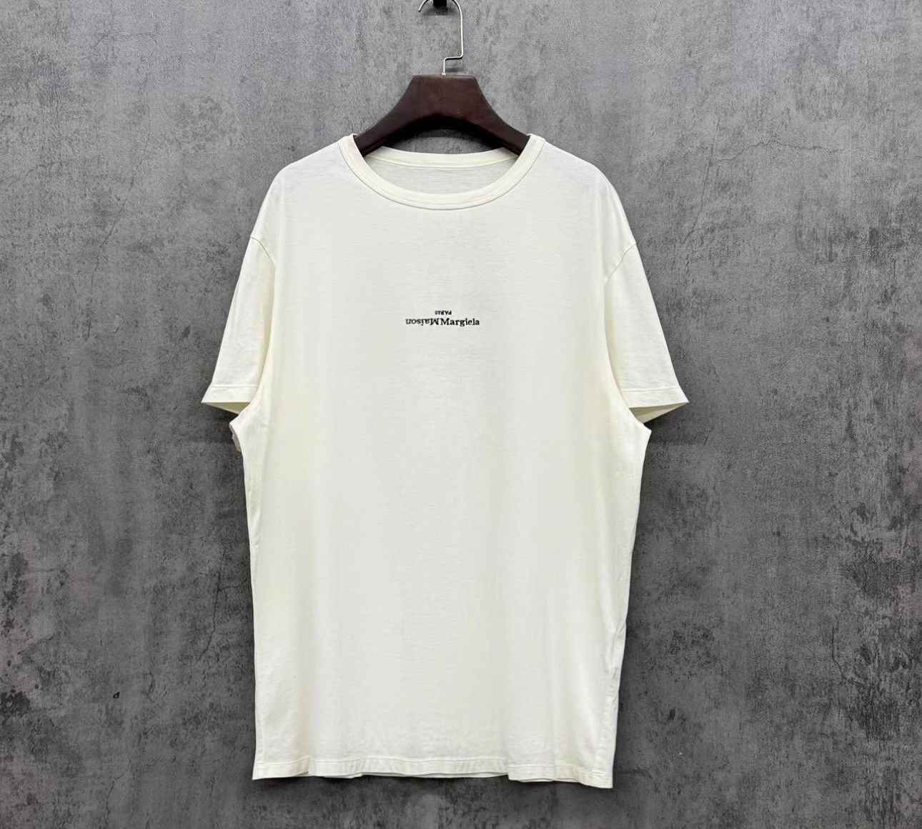 Maison Margiela Maison Margiela Reversed Logo T-Shirt Size M Size US M / EU 48-50 / 2 - 2 Thumbnail