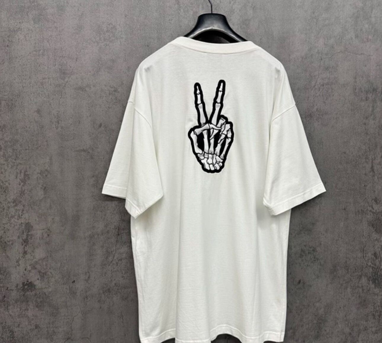 Balenciaga Balenciaga Smiley Dripping Graphic T-Shirt Size M Size US M / EU 48-50 / 2 - 4 Thumbnail