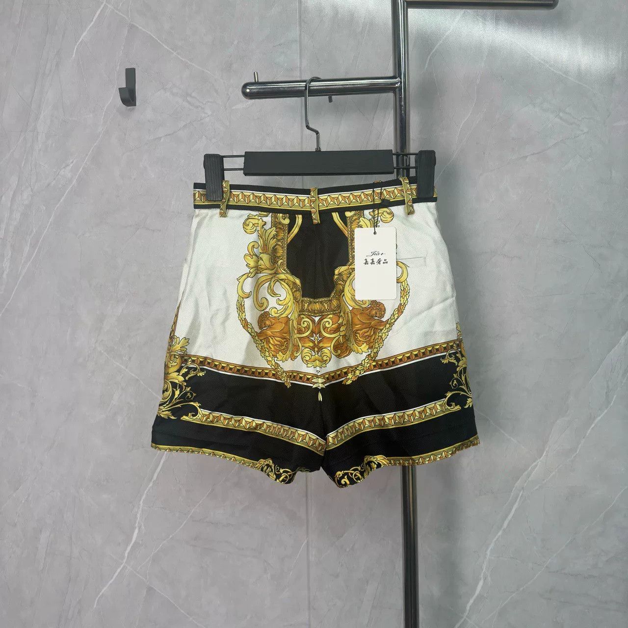 Versace Versace Baroque Print Shorts Size 36 Size 25" / US 0 / IT 36 - 3 Thumbnail