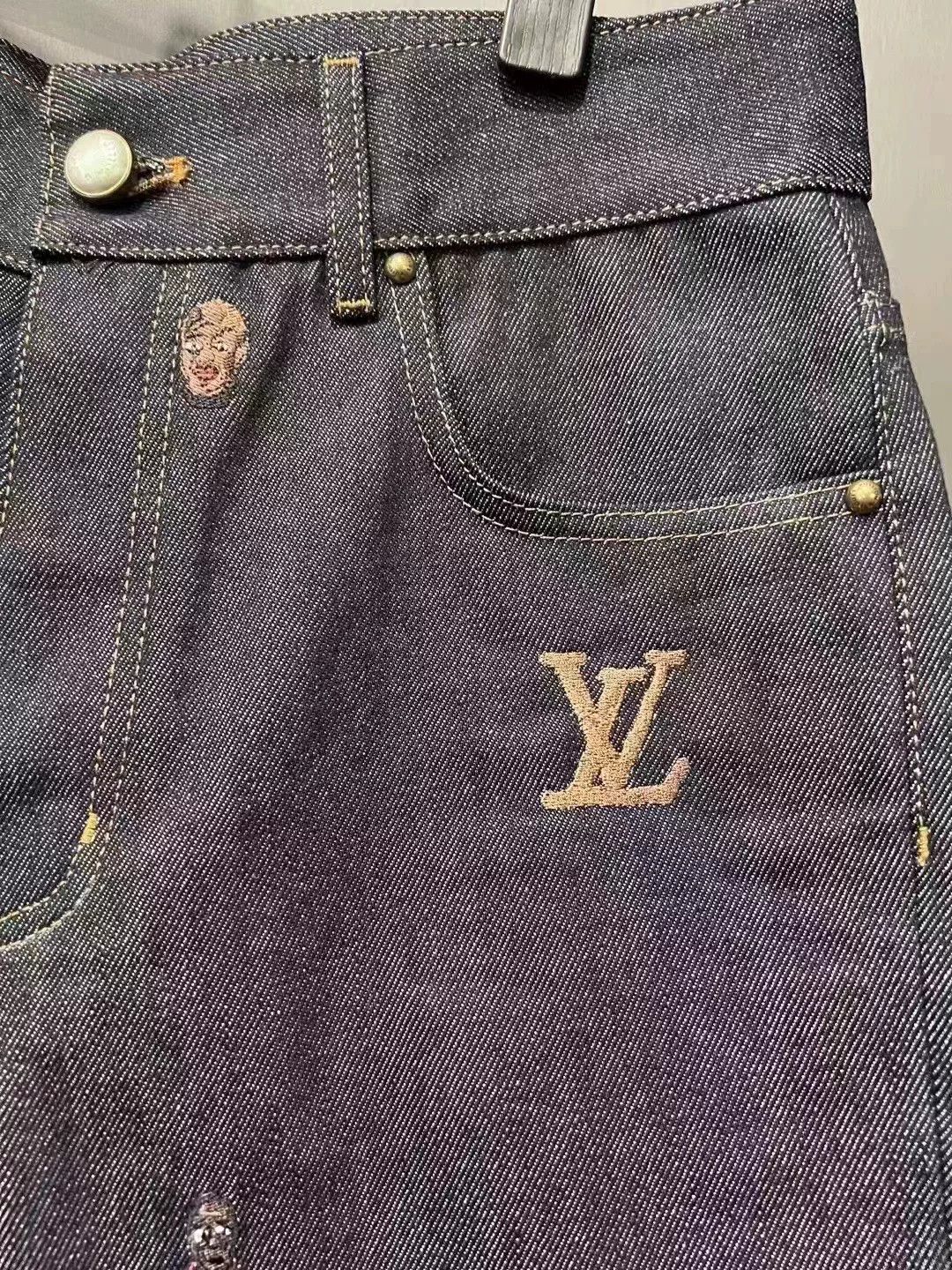 Louis Vuitton Louis Vuitton Embroidered Denim Jeans Size 28 Size US 28 / EU 44 - 3 Thumbnail