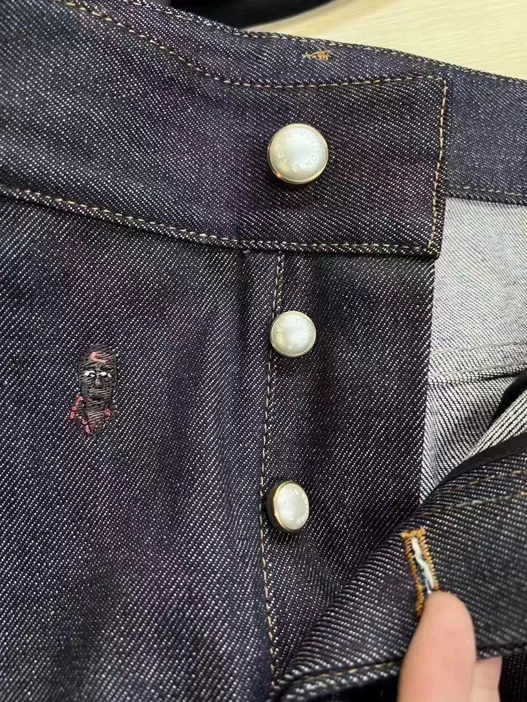 Louis Vuitton Louis Vuitton Embroidered Denim Jeans Size 28 Size US 28 / EU 44 - 4 Thumbnail