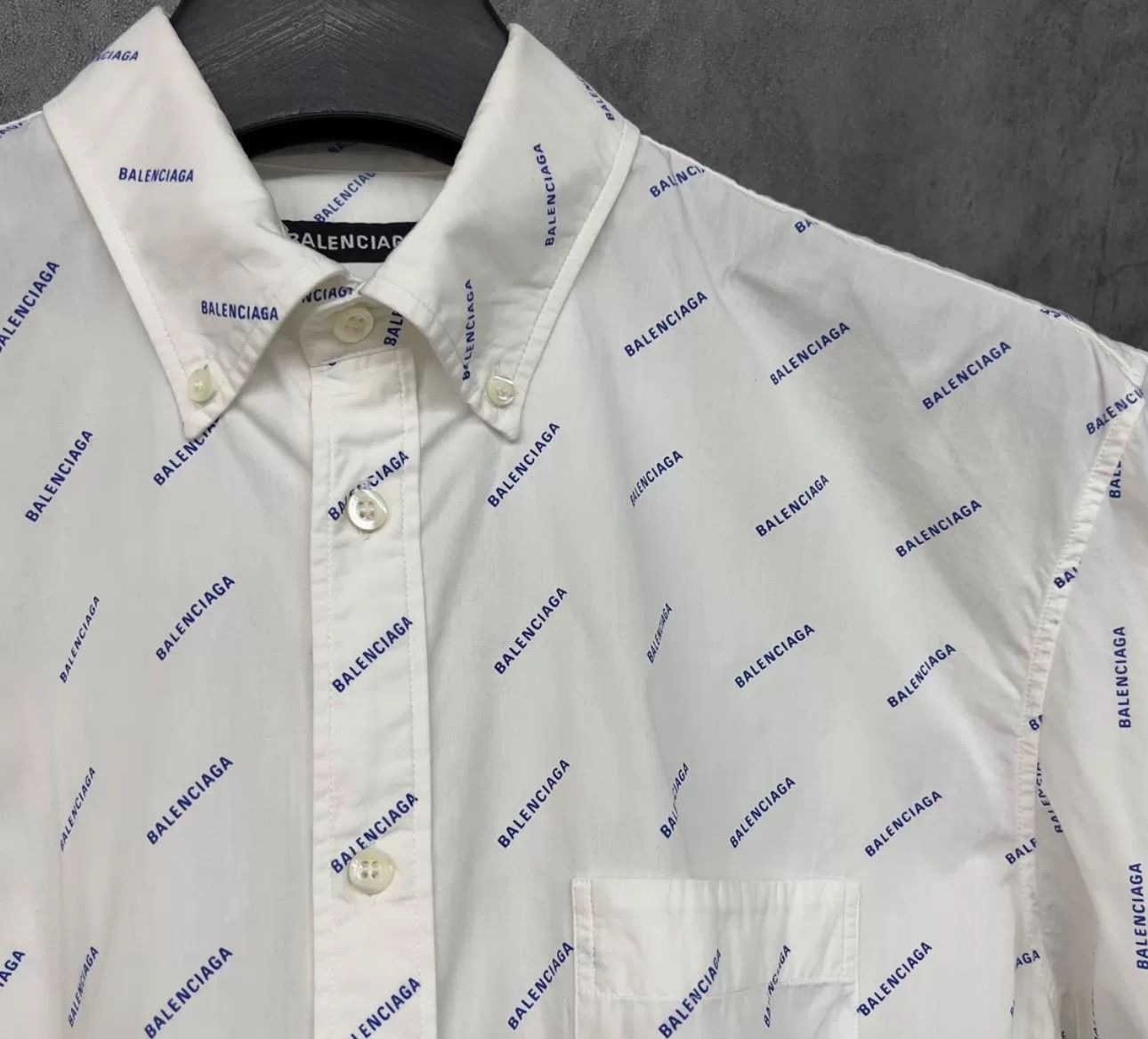 Balenciaga Balenciaga All Over Logo Shirt Size 37 Size US S / EU 44-46 / 1 - 3 Thumbnail