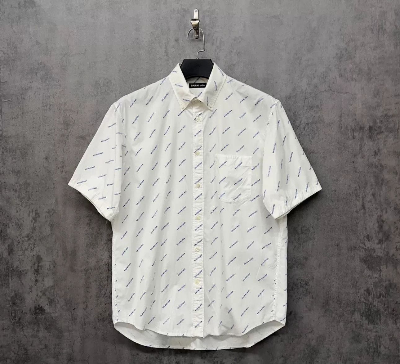 Balenciaga Balenciaga All Over Logo Shirt Size 37 Size US S / EU 44-46 / 1 - 2 Thumbnail