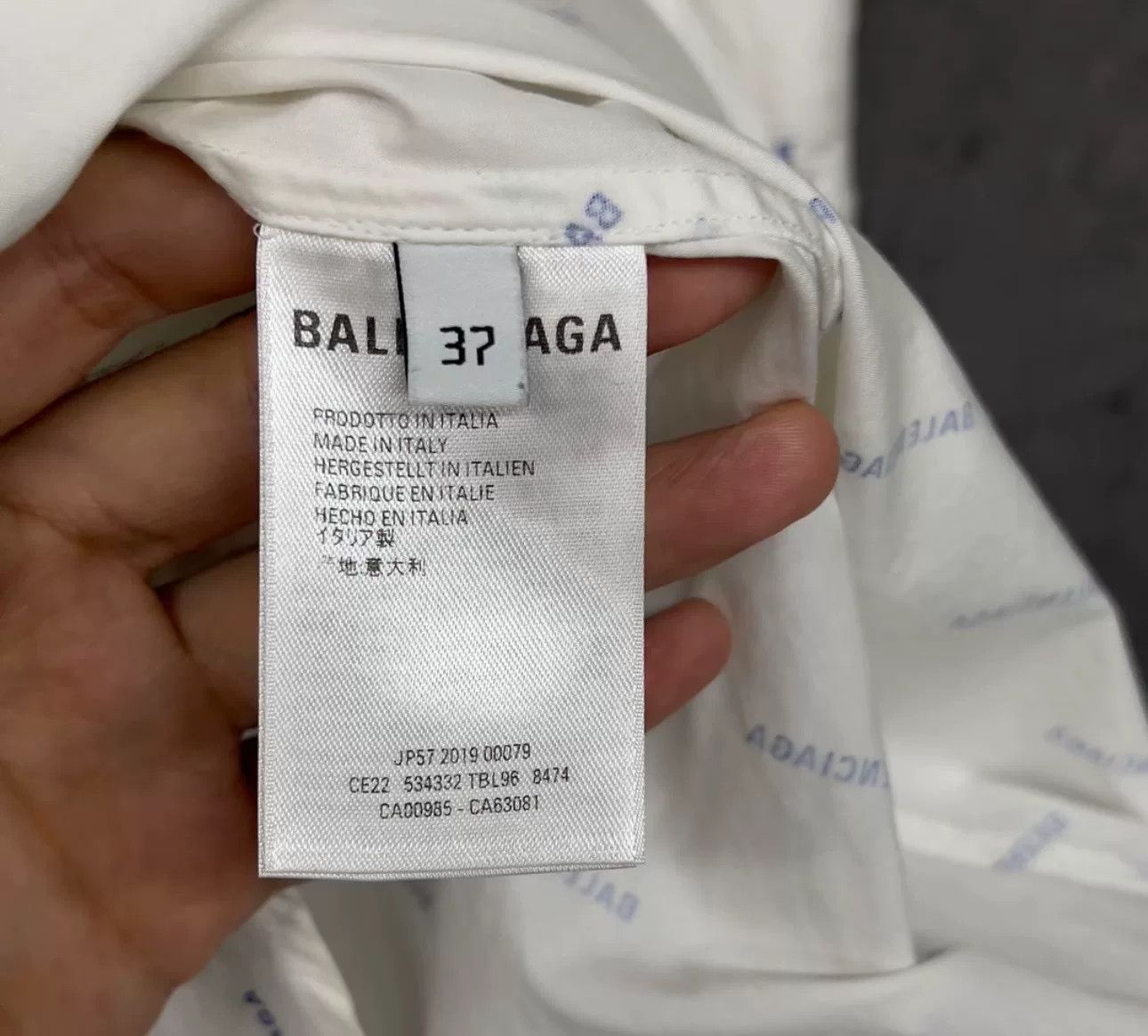 Balenciaga Balenciaga All Over Logo Shirt Size 37 Size US S / EU 44-46 / 1 - 5 Thumbnail