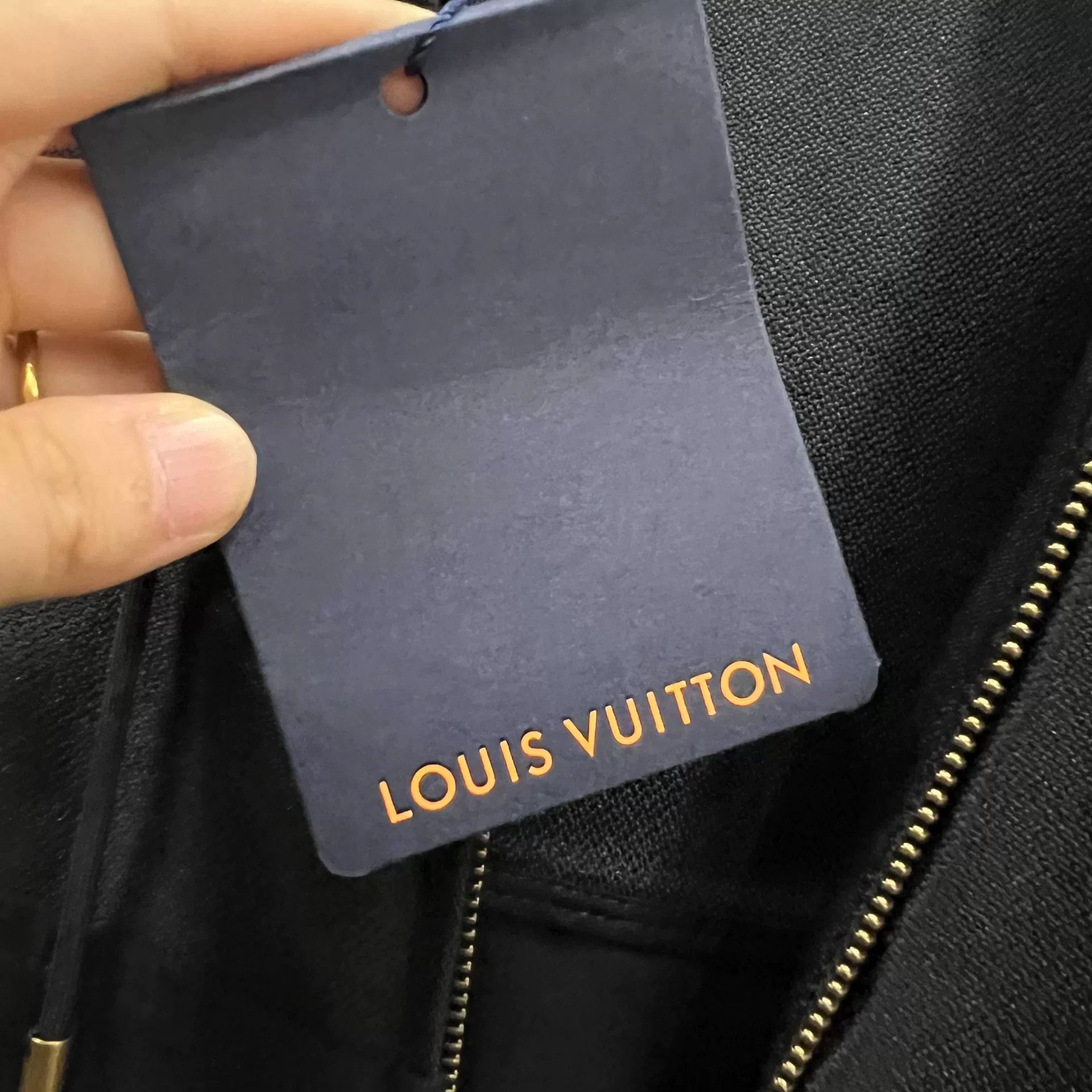 Louis Vuitton Louis Vuitton Beaded Logo Hoodie Size 48 Size US M / EU 48-50 / 2 - 4 Thumbnail