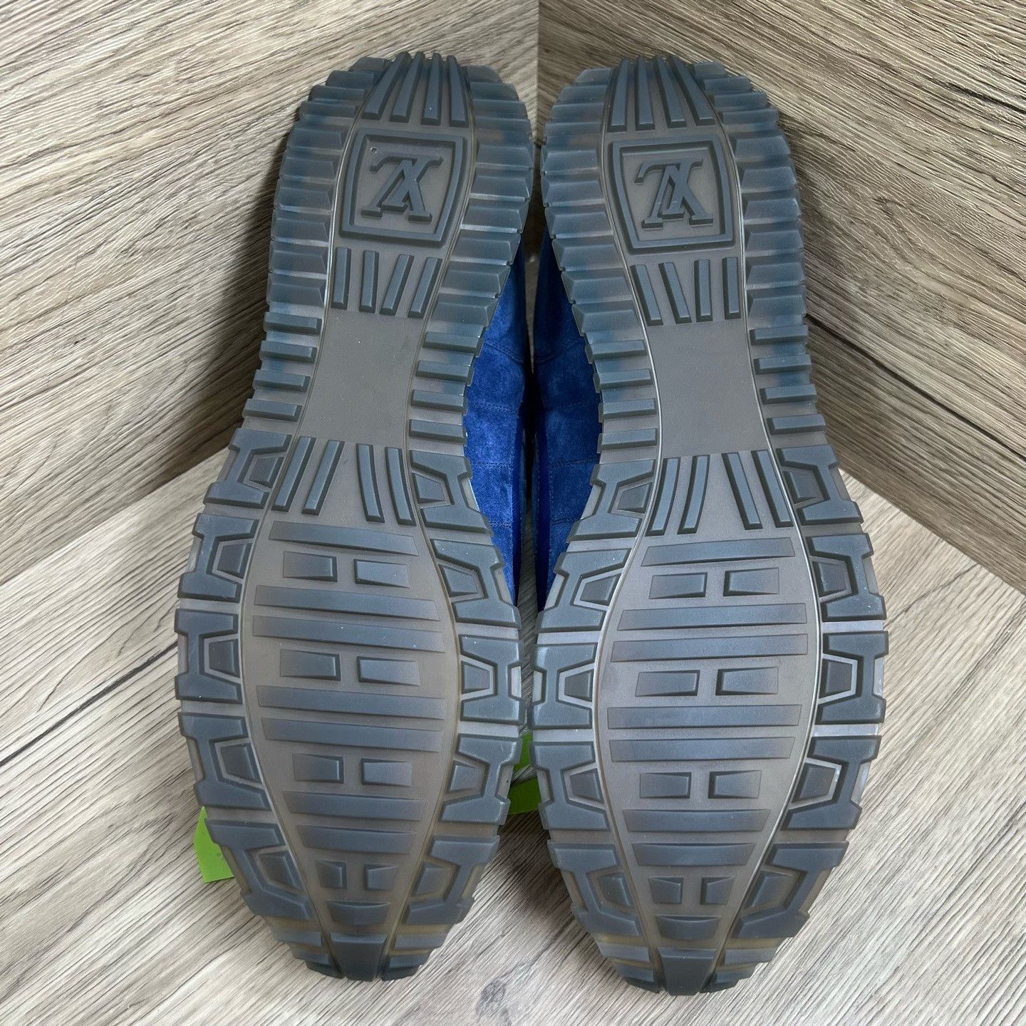 Louis Vuitton Louis Vuitton Run Away Blue Damier Sneakers Size 10 Size US 10 / EU 43 - 6 Thumbnail