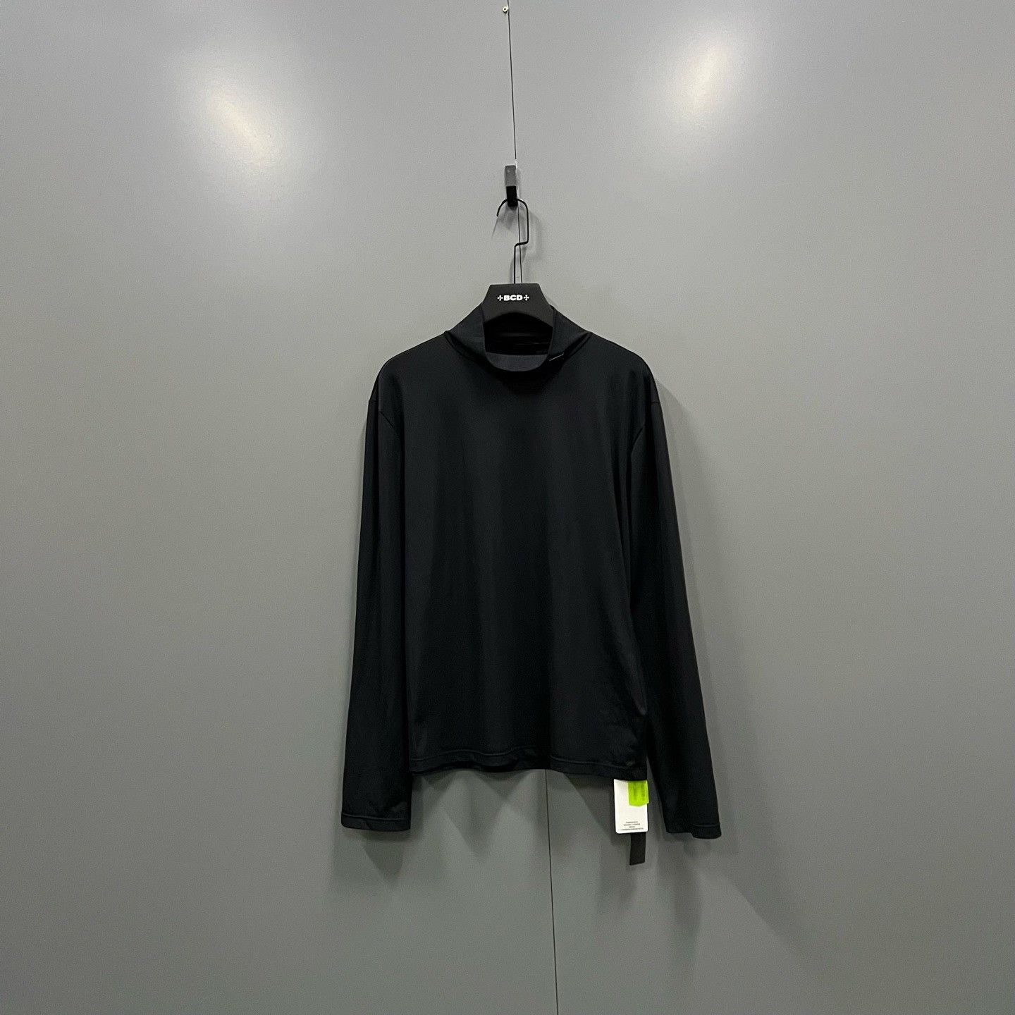 Prada Prada Triangle Logo Long Sleeve Shirt XL Size US XL / EU 56 / 4 - 2 Thumbnail