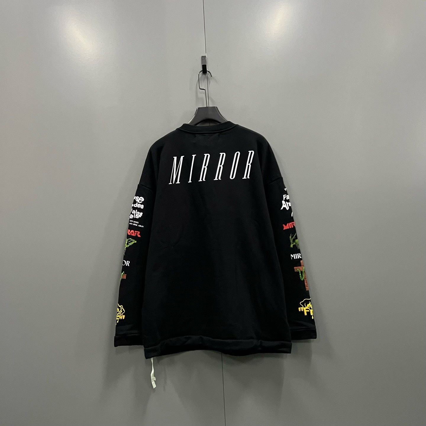 Off-White Off-White Mirror Graphic Sweatshirt Size L Size US L / EU 52-54 / 3 - 3 Thumbnail