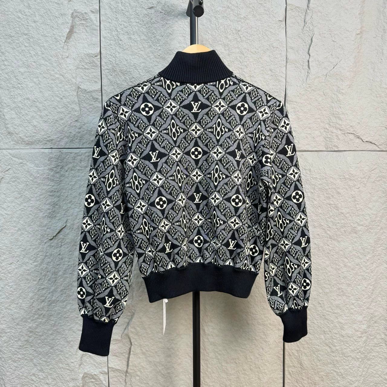 Louis Vuitton Louis Vuitton Monogram Knit Zip Jacket Size XS Size US XS / EU 42 / 0 - 3 Thumbnail