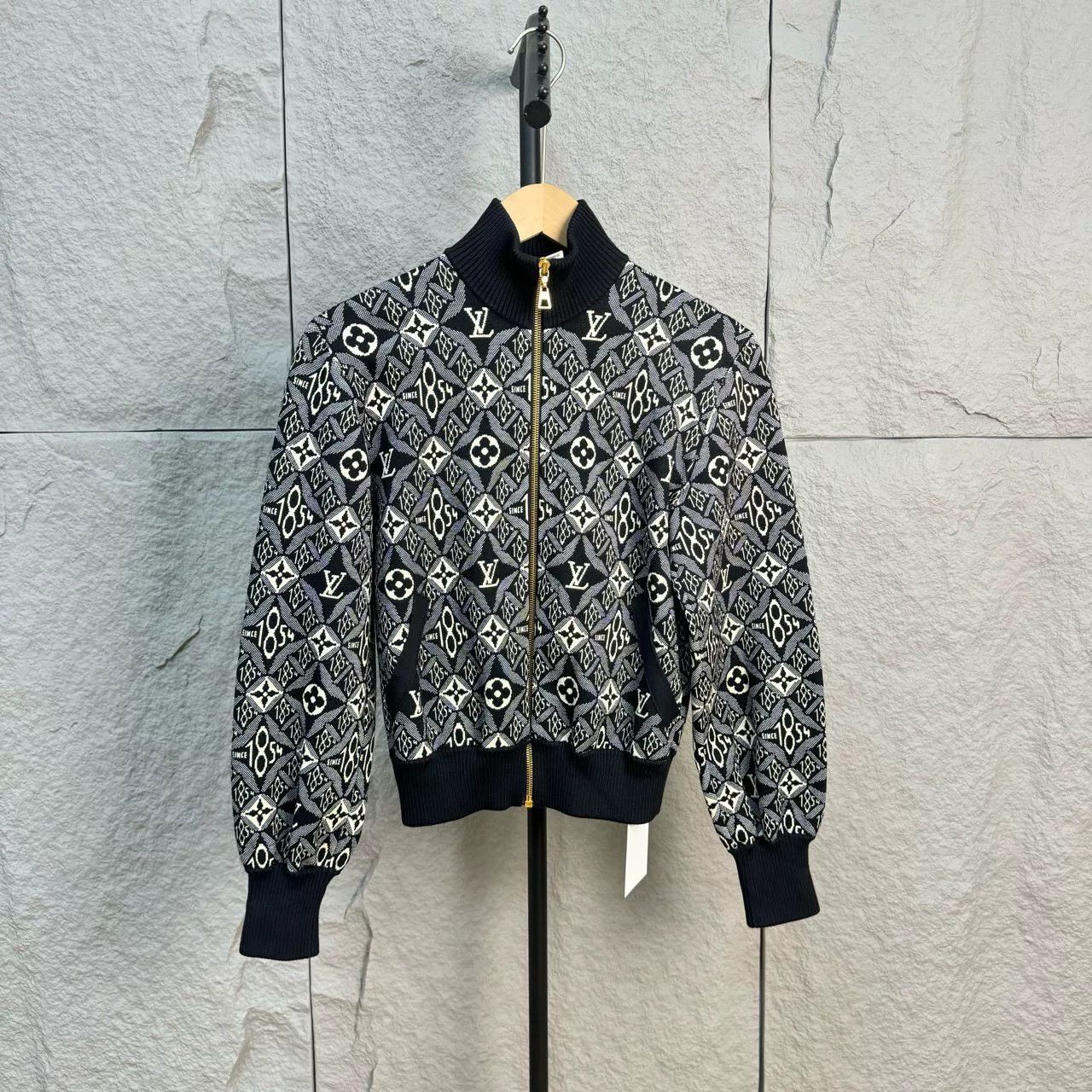 Louis Vuitton Louis Vuitton Monogram Knit Zip Jacket Size XS Size US XS / EU 42 / 0 - 2 Thumbnail