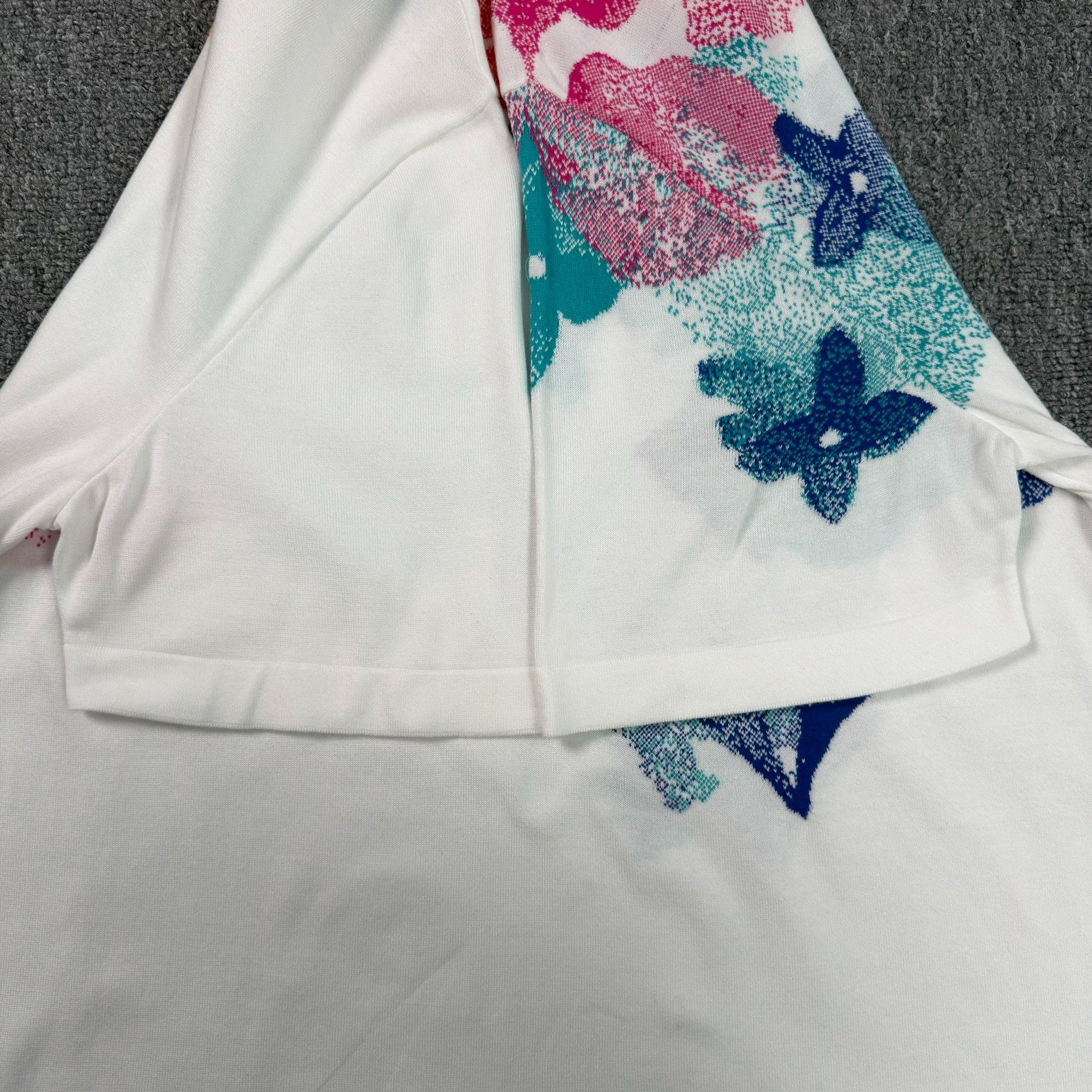 Louis Vuitton Louis Vuitton Watercolor Monogram T-Shirt Size L Size US L / EU 52-54 / 3 - 5 Thumbnail