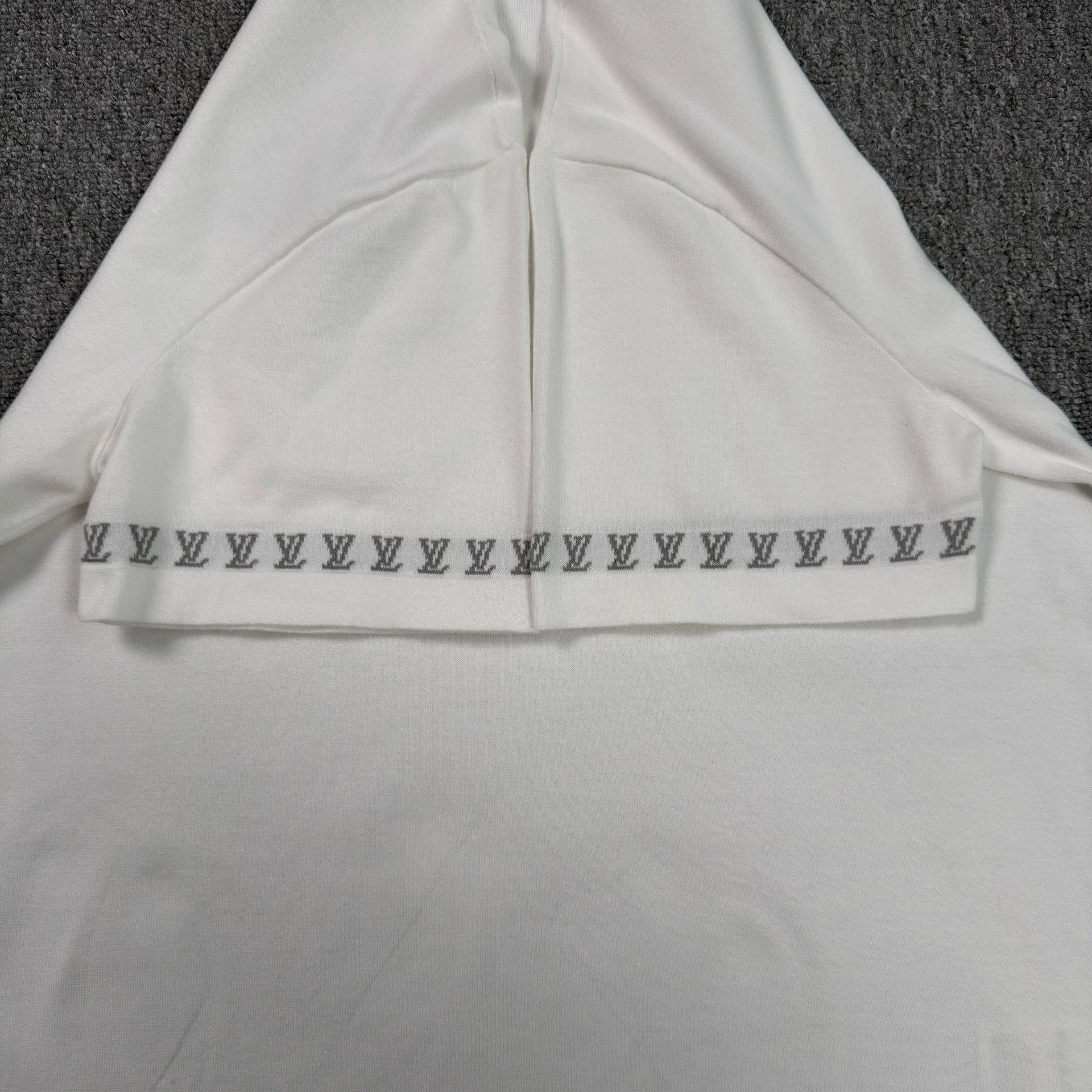 Louis Vuitton Louis Vuitton Monogram Cuff Knit T-Shirt Size S Size US S / EU 44-46 / 1 - 5 Thumbnail