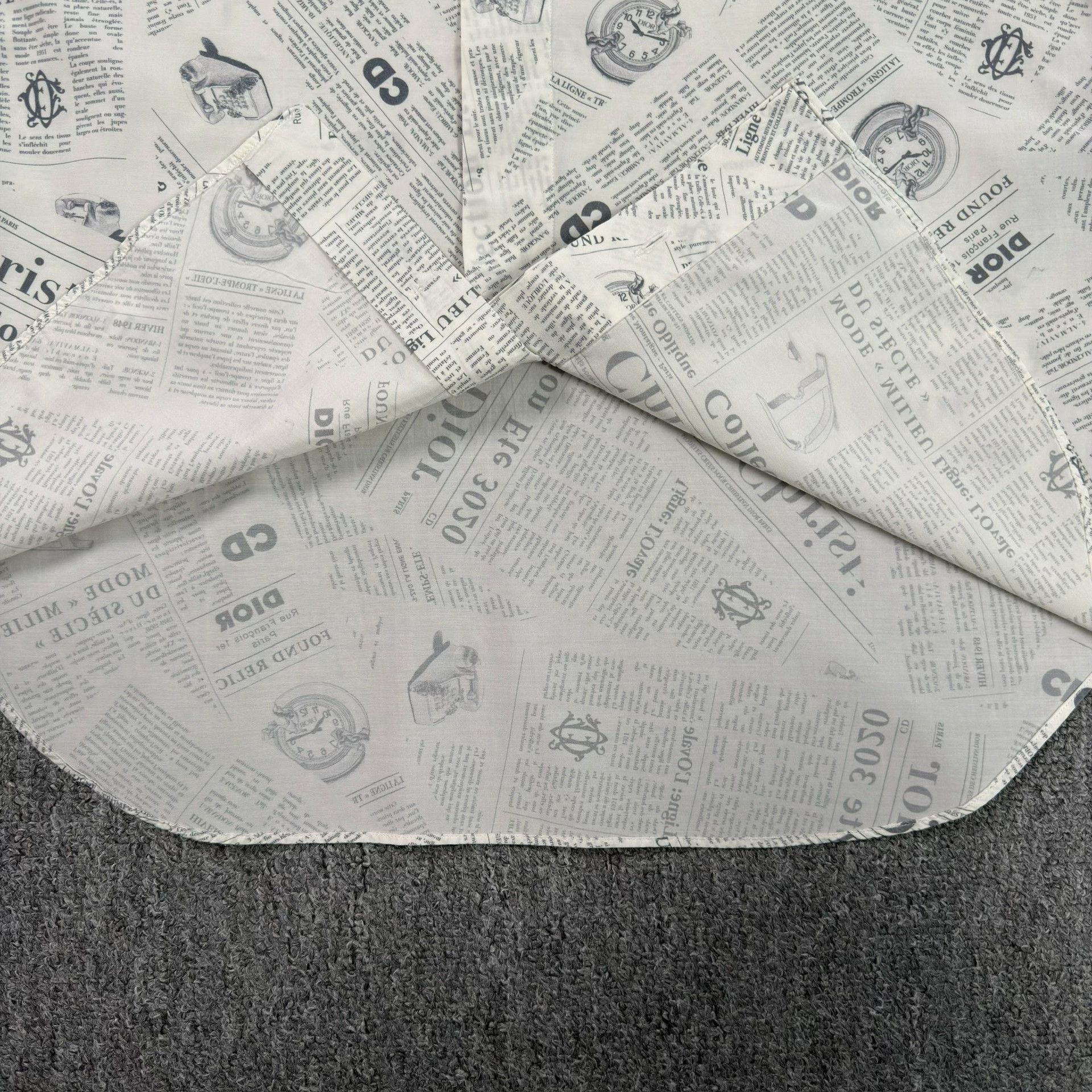 Dior Dior Newspaper Print Long Sleeve Shirt Size M Size US M / EU 48-50 / 2 - 6 Thumbnail