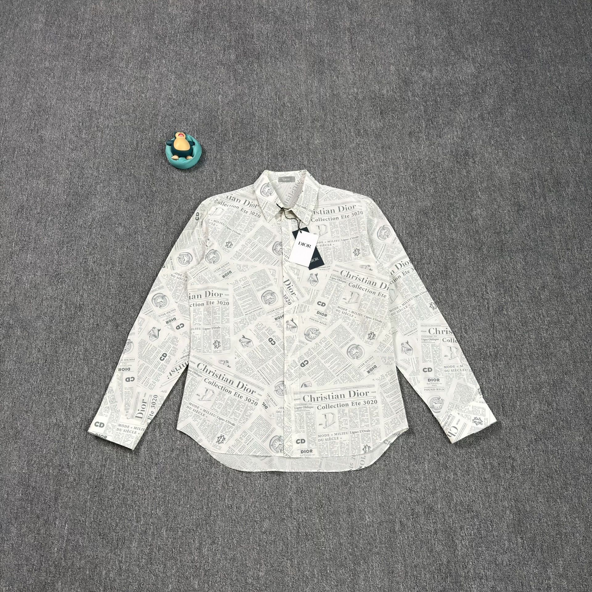 Dior Dior Newspaper Print Long Sleeve Shirt Size M Size US M / EU 48-50 / 2 - 2 Thumbnail