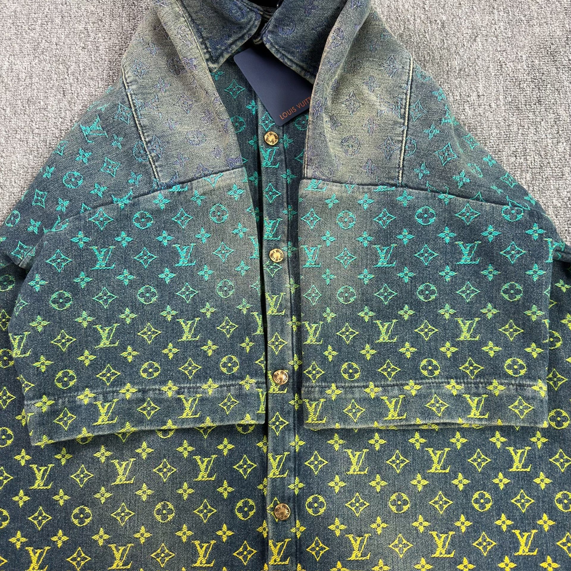 Louis Vuitton Louis Vuitton Gradient Monogram Denim Shirt XL Size US XL / EU 56 / 4 - 5 Thumbnail