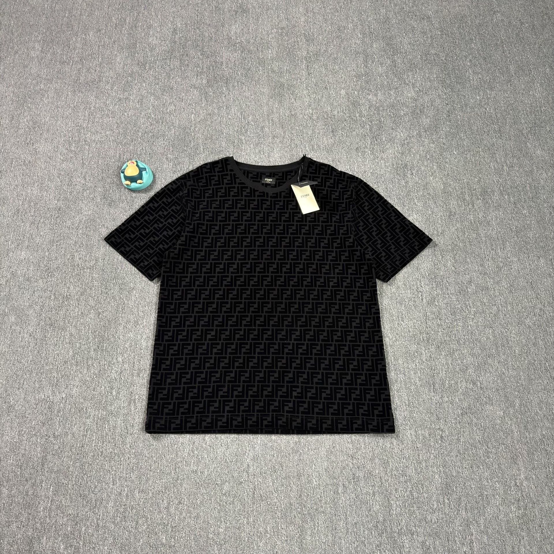 Fendi Fendi FF Flocked Logo T-Shirt Size XXXL Size US XXL / EU 58 / 5 - 2 Thumbnail