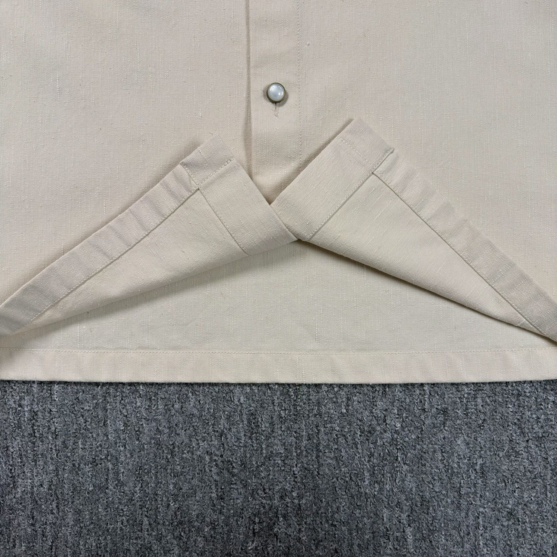 Louis Vuitton Louis Vuitton Le Monde Est A Vous Shirt Size L Size US L / EU 52-54 / 3 - 5 Thumbnail
