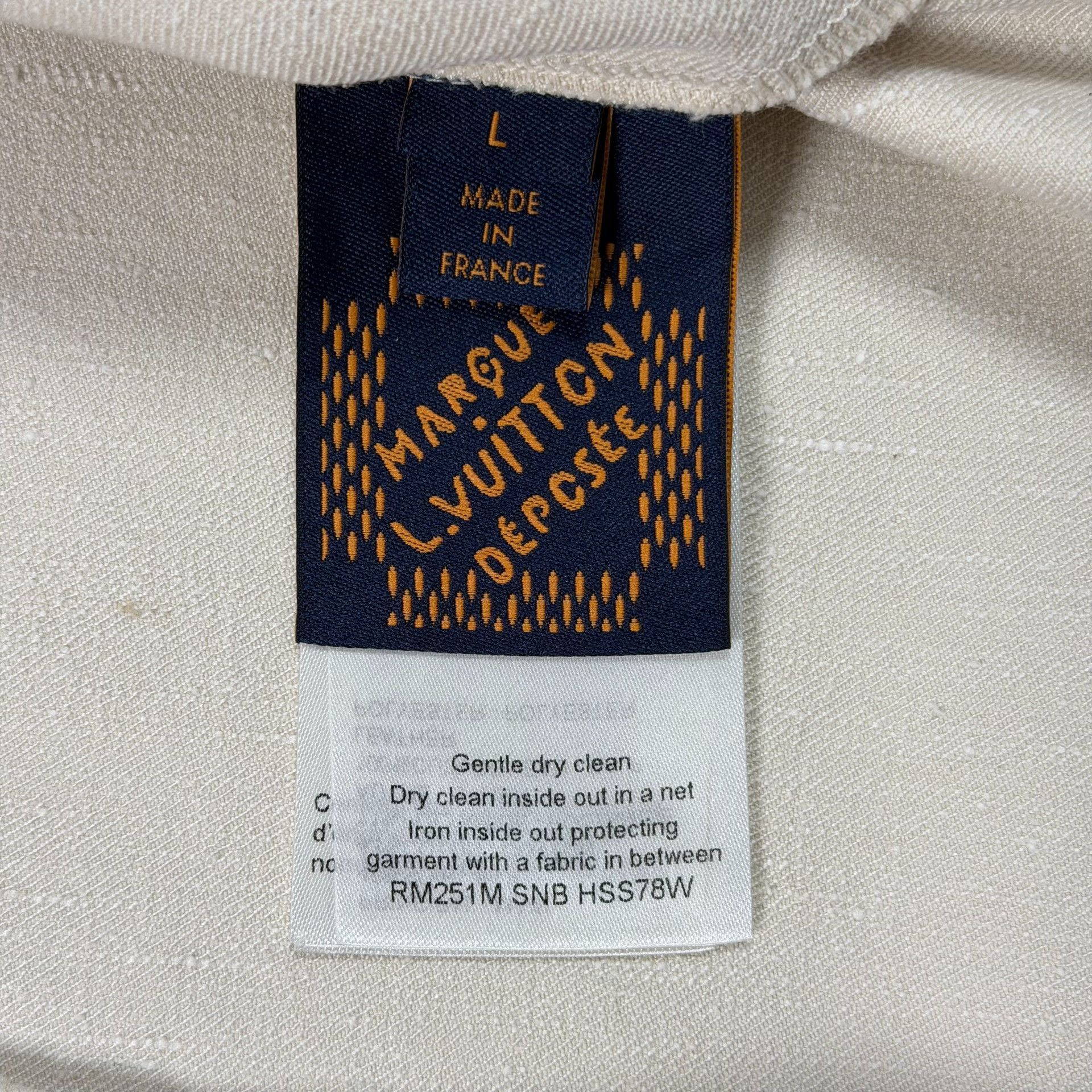 Louis Vuitton Louis Vuitton Le Monde Est A Vous Shirt Size L Size US L / EU 52-54 / 3 - 7 Thumbnail