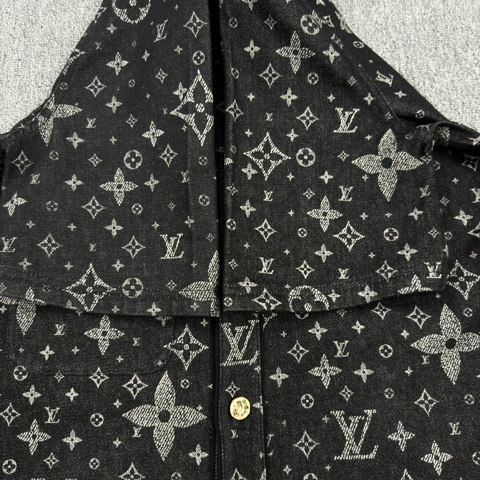 Louis Vuitton Louis Vuitton Monogram Short Sleeve Shirt Size M Size US M / EU 48-50 / 2 - 5 Thumbnail