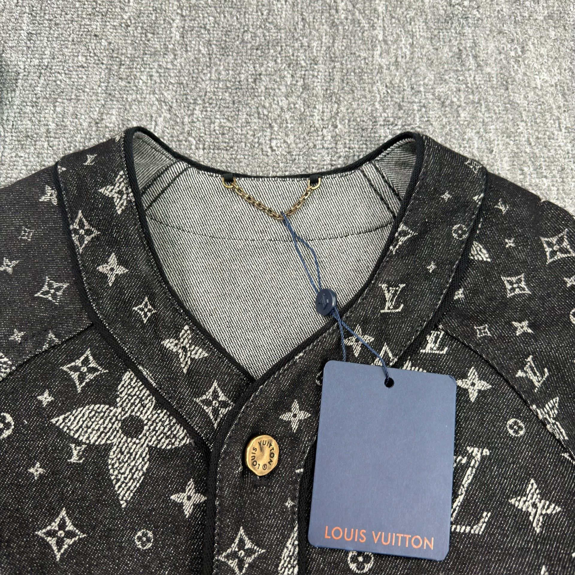 Louis Vuitton Louis Vuitton Monogram Short Sleeve Shirt Size M Size US M / EU 48-50 / 2 - 4 Thumbnail
