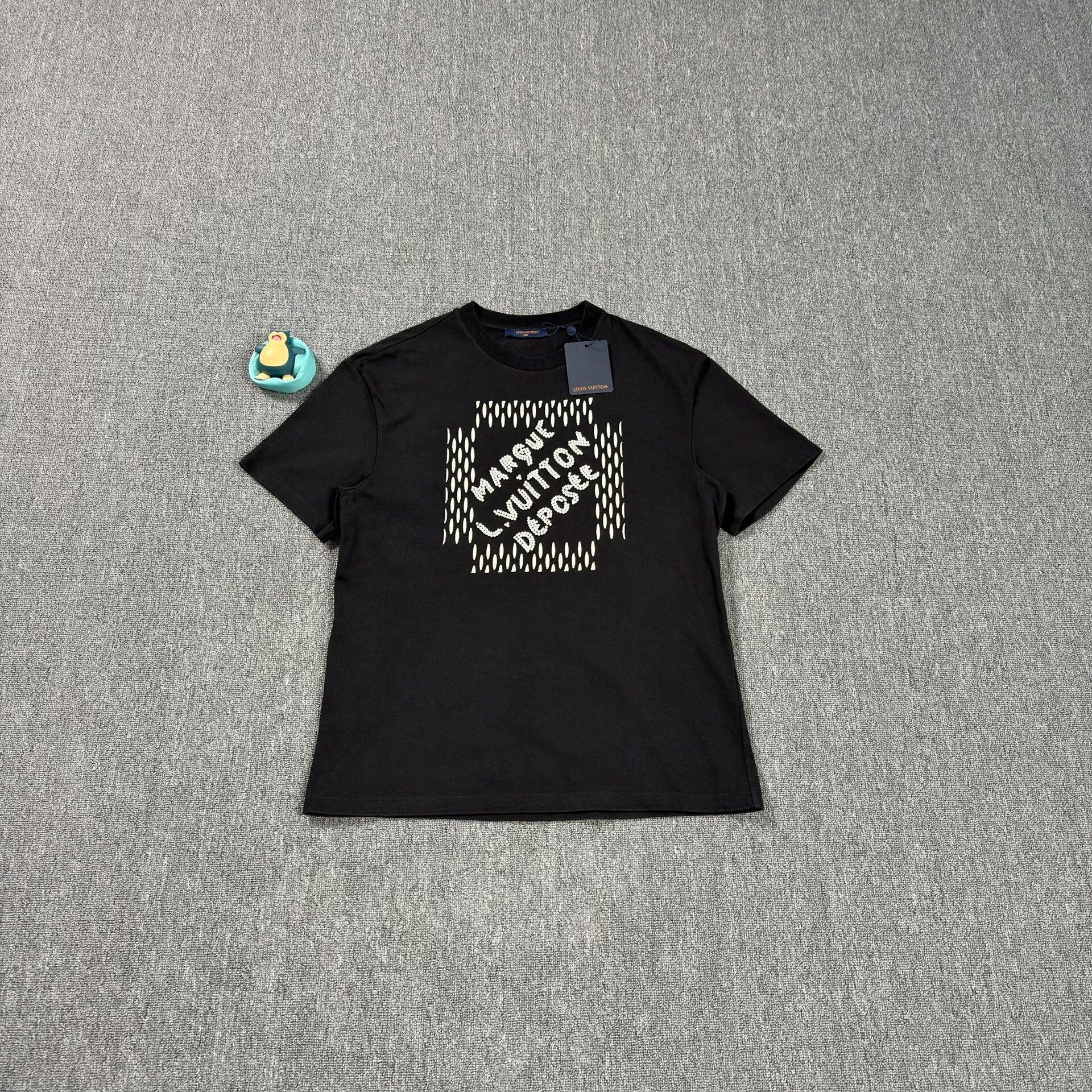 Louis Vuitton Louis Vuitton Pearl Embroidery T-Shirt Size XL Size US XL / EU 56 / 4 - 2 Thumbnail