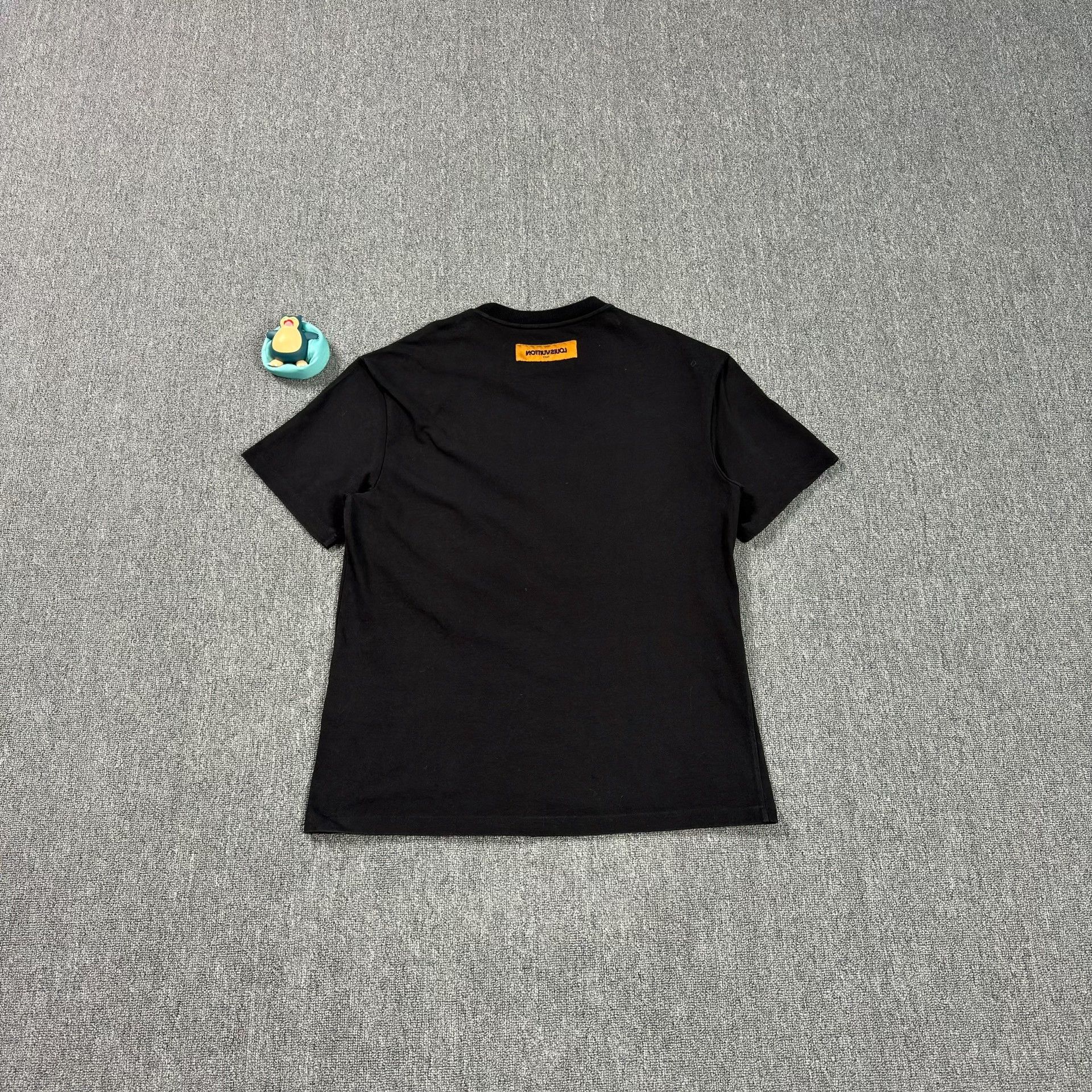 Louis Vuitton Louis Vuitton Pearl Embroidery T-Shirt Size XL Size US XL / EU 56 / 4 - 9 Thumbnail