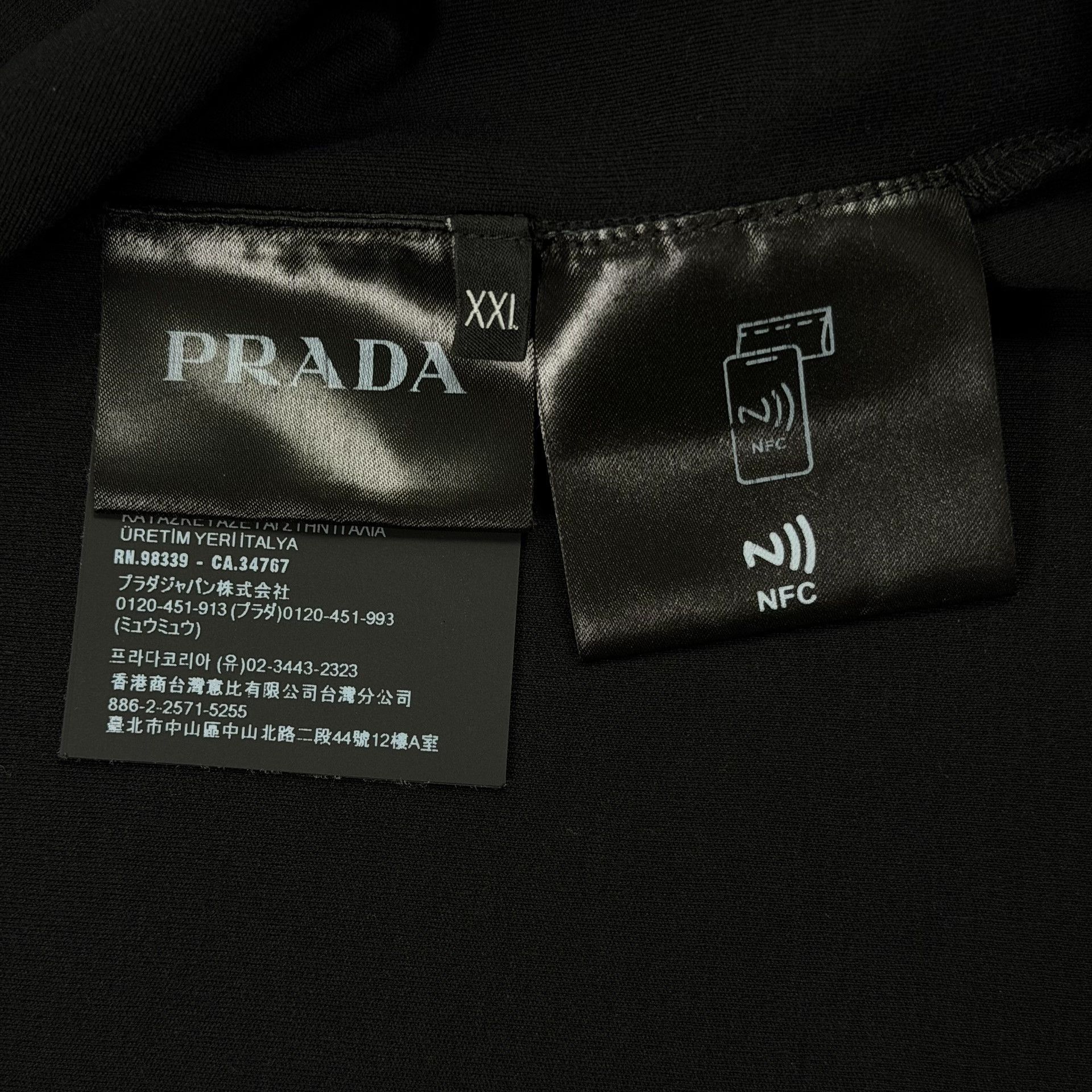 Prada Prada Triangle Logo Short Sleeve T-Shirt Size XXL Size US XXL / EU 58 / 5 - 8 Thumbnail