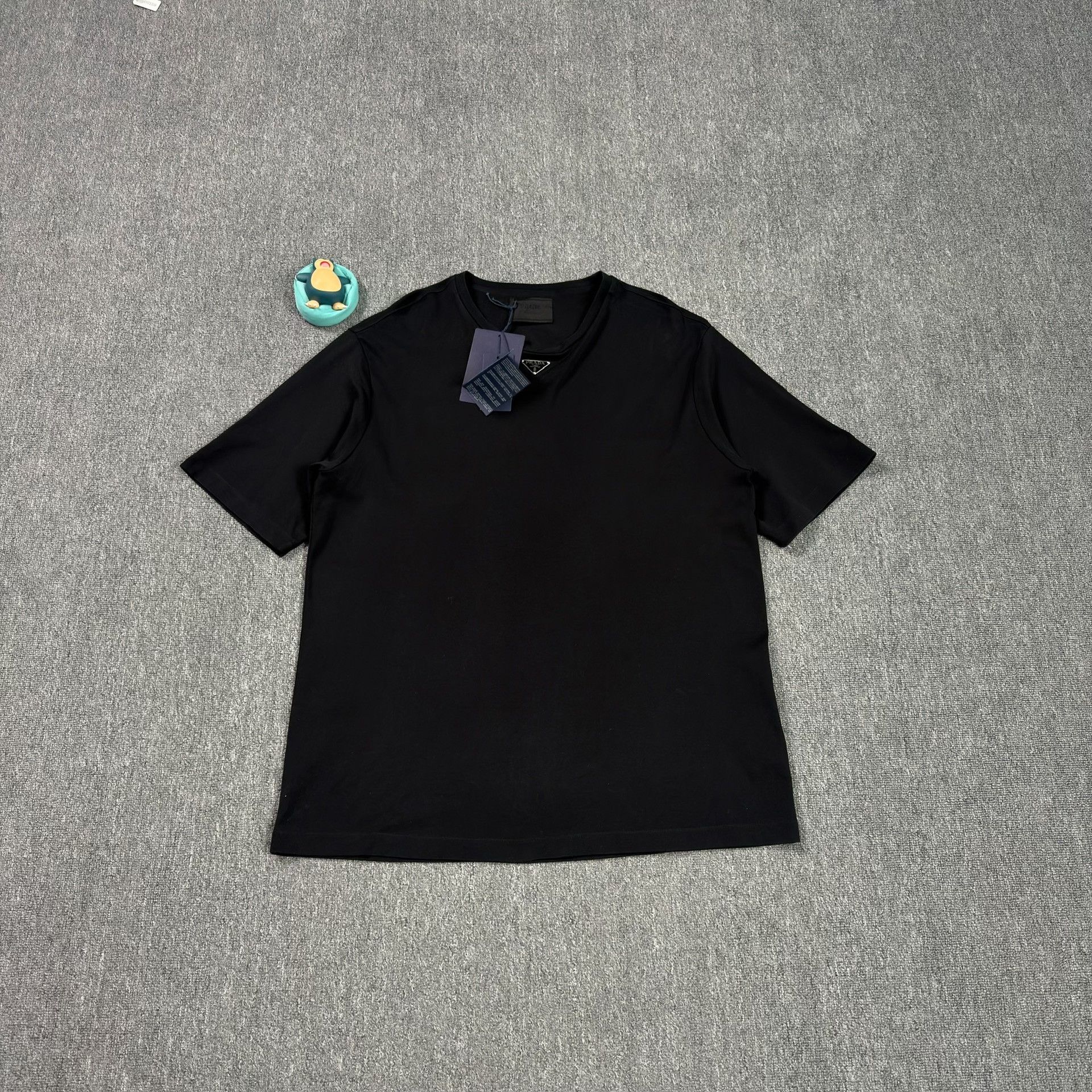 Prada Prada Triangle Logo Short Sleeve T-Shirt Size XXL Size US XXL / EU 58 / 5 - 2 Thumbnail